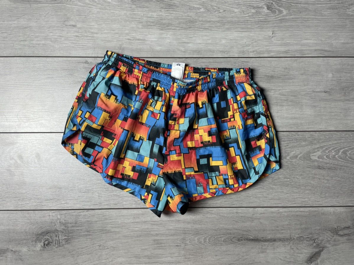 Vintage Vintage runner shorts band tee art size Medium Size US 32 / EU 48 - 1 Thumbnail