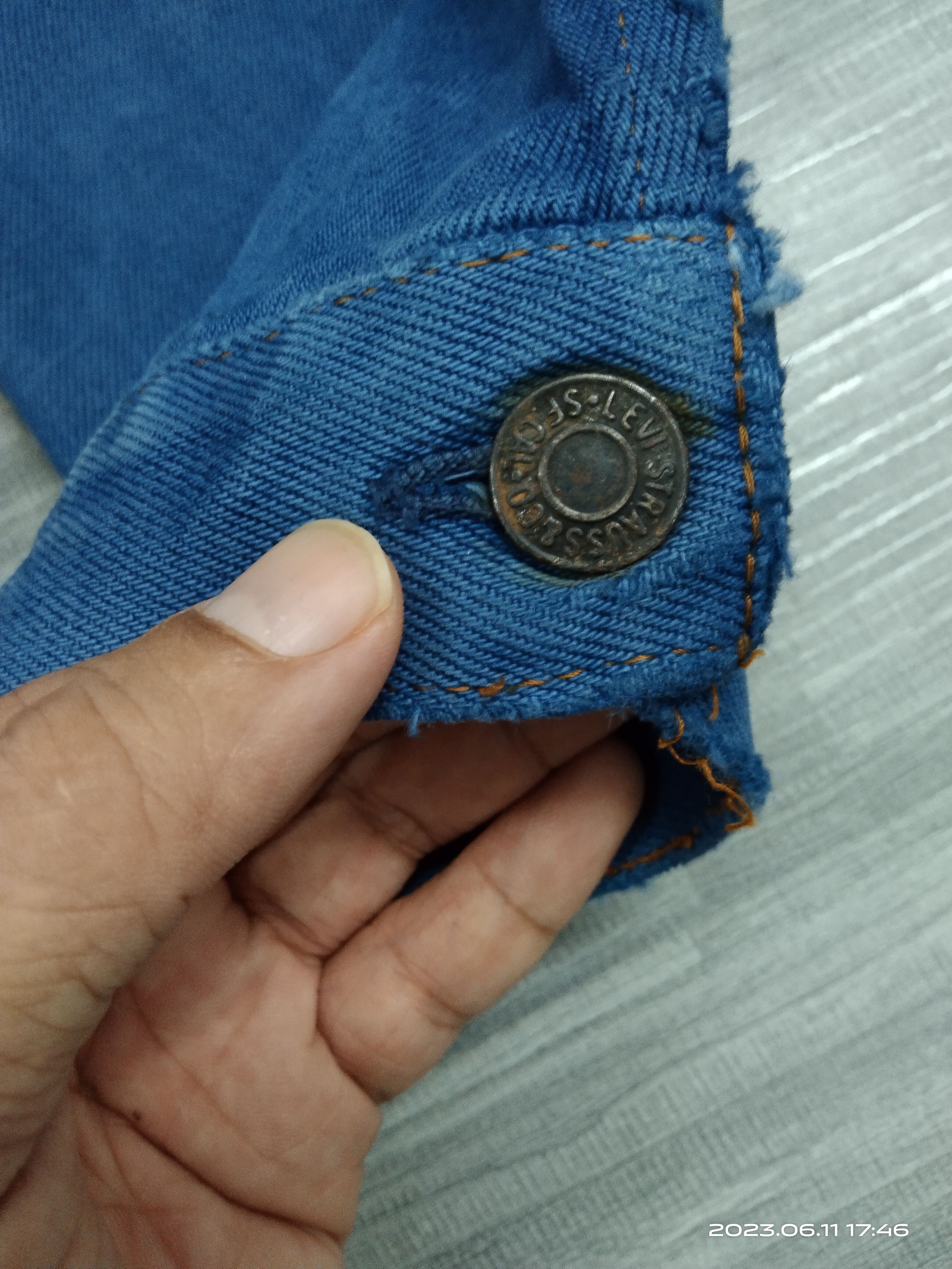 Levi's × Vintage DiSTRESSED LEVIS VINTAGE DENIM JACKETS Size US M / EU 48-50 / 2 - 6 Thumbnail