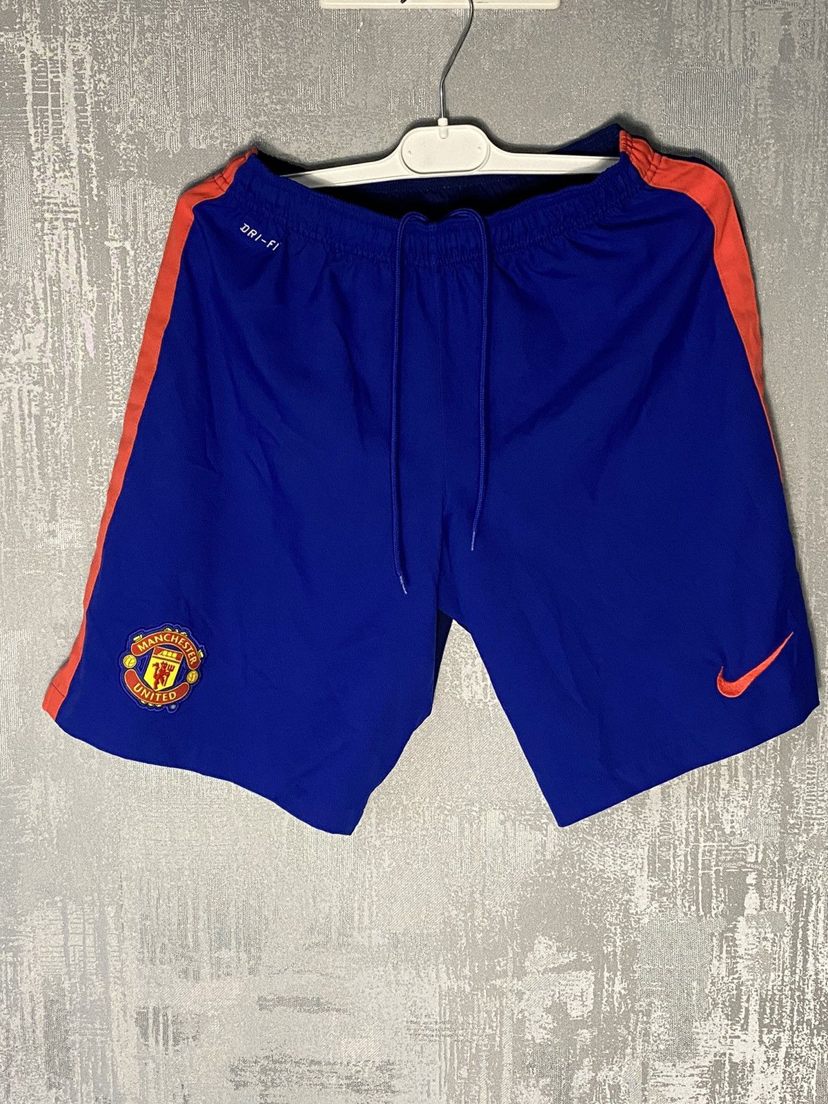 Nike Manchester United Nike Football shorts Size US 32 / EU 48 - 1 Thumbnail