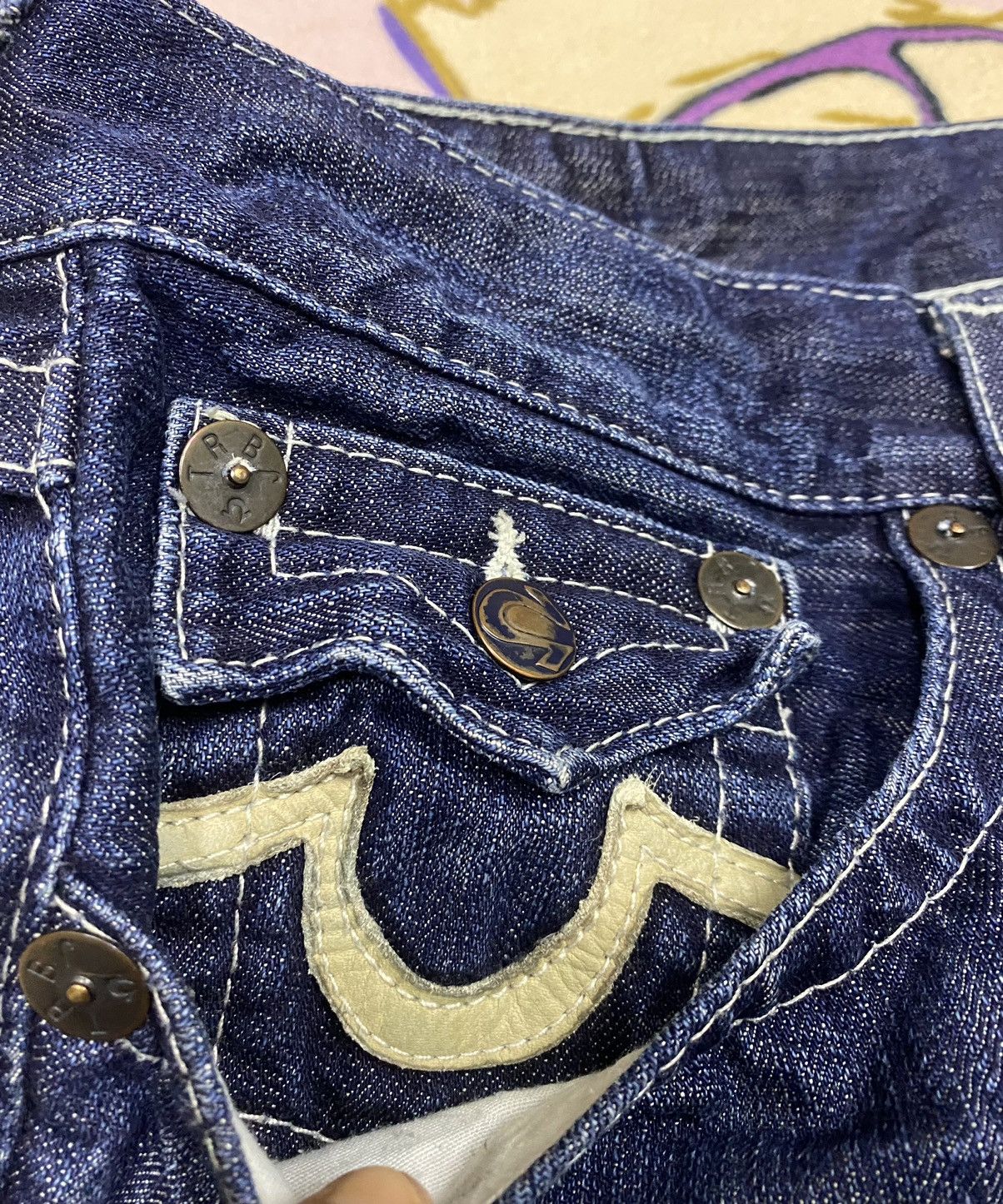 True Religion TRUE RELIGION Leather Logo x Bootcut Cutting Jeans Denim Size US 40 / EU 56 - 7 Thumbnail