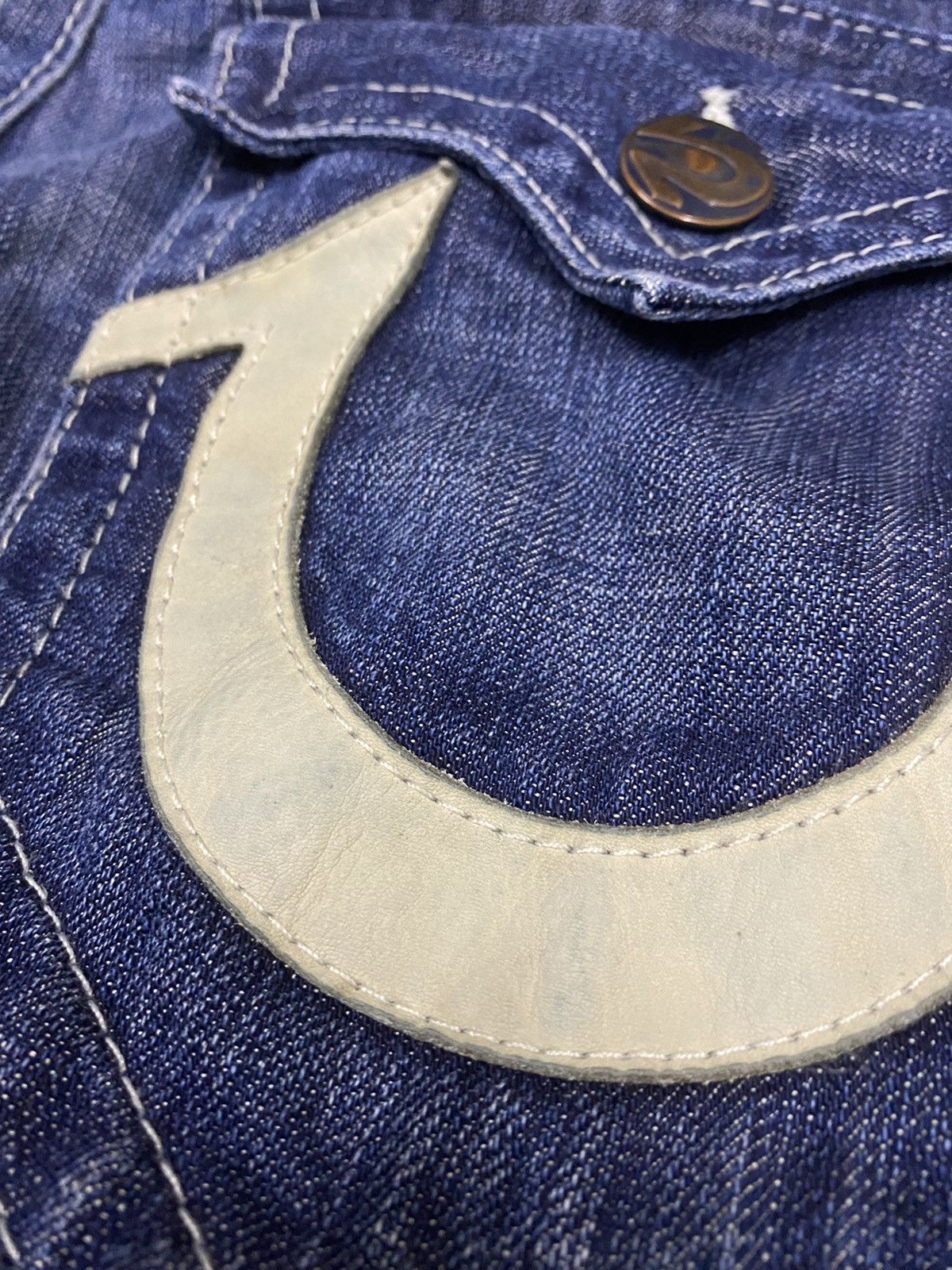 True Religion TRUE RELIGION Leather Logo x Bootcut Cutting Jeans Denim Size US 40 / EU 56 - 5 Thumbnail