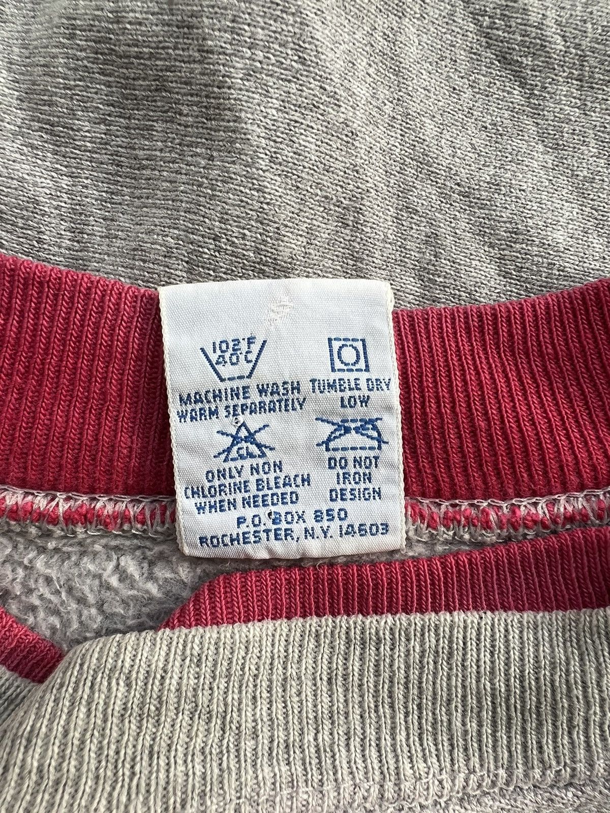 Champion VERY RARE VINTAGE SWEATSHIRTS CHAMPION REVERSE WEAVE LOGO Size US M / EU 48-50 / 2 - 4 Thumbnail