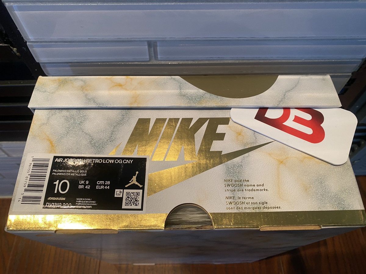 Jordan Brand Jordan 1 Low OG Year of Rabbit Size US 10 / EU 43 - 8 Thumbnail
