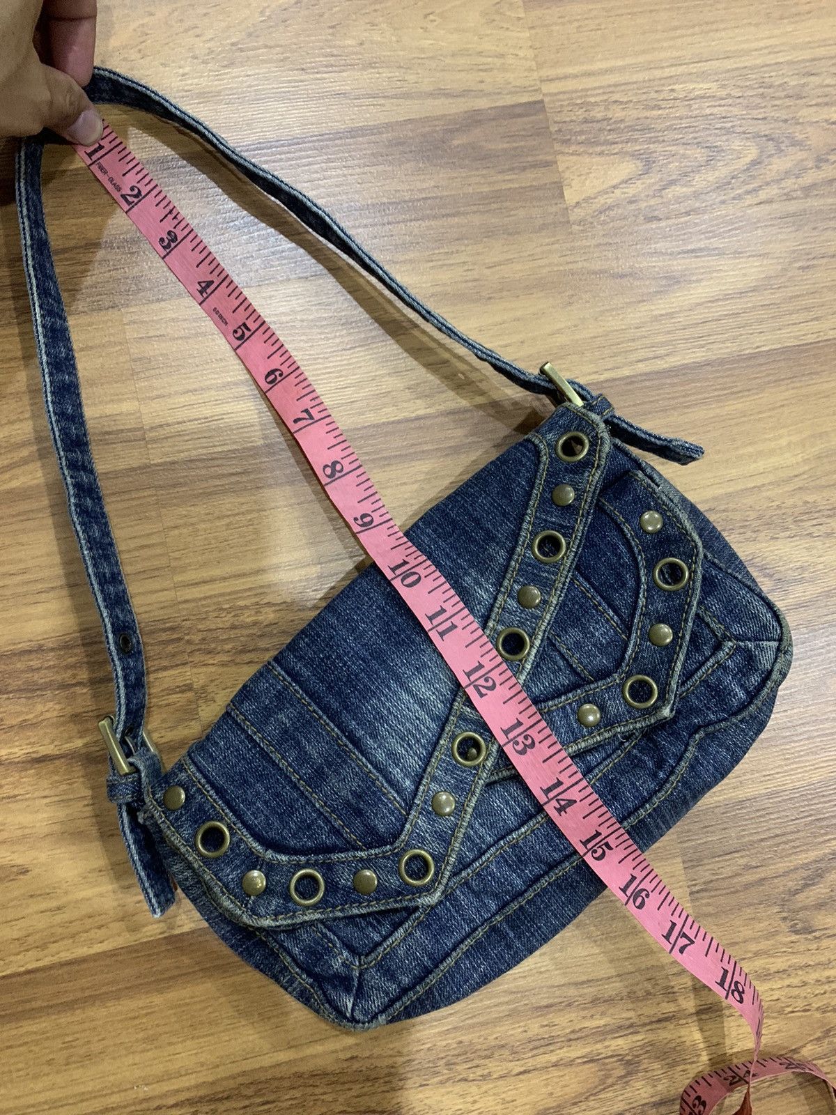 Handmade VINTAGE DENIM HANDMADE SADDLE STYLE HANDBAG Size ONE SIZE - 5 Thumbnail
