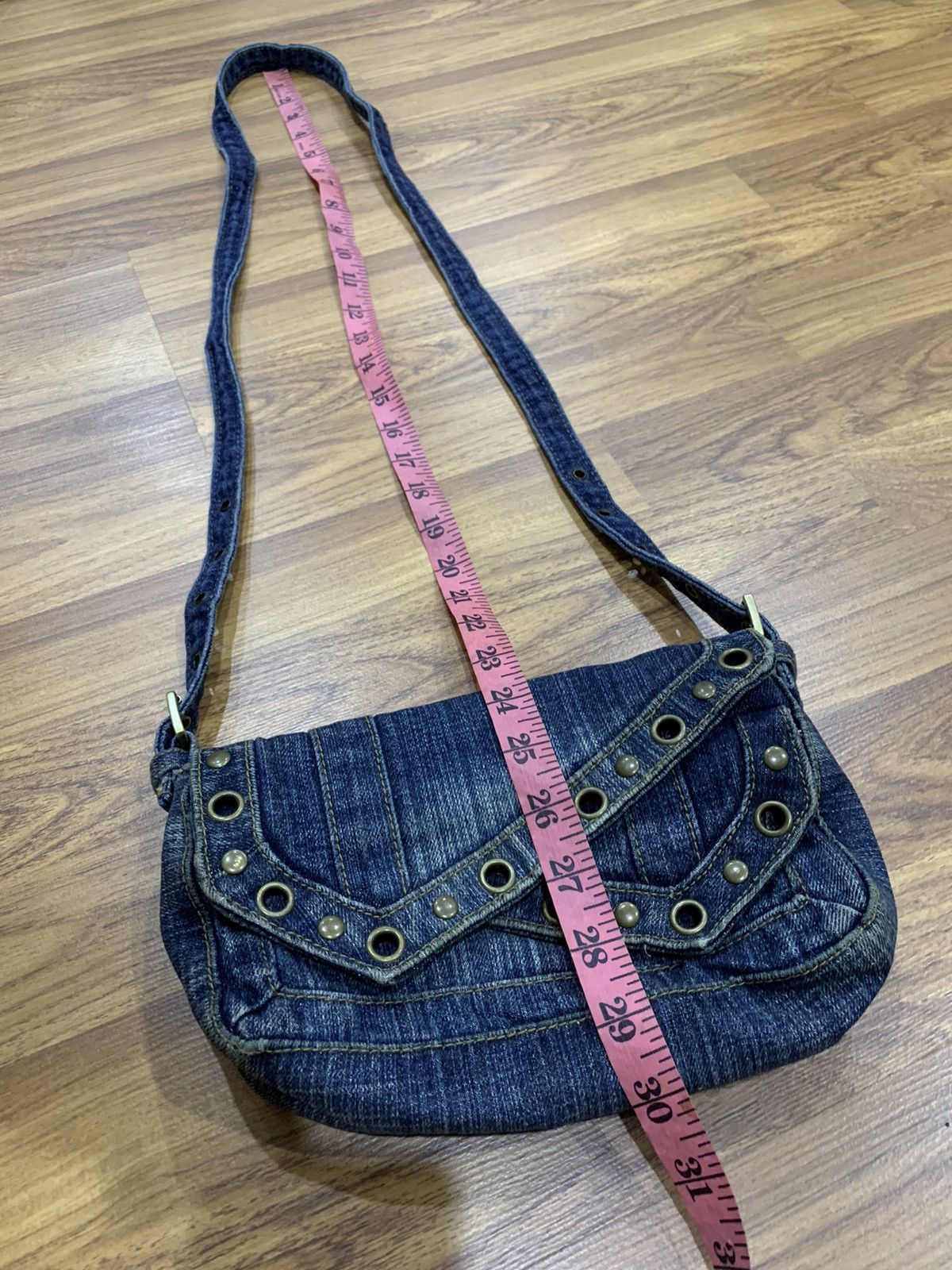 Handmade VINTAGE DENIM HANDMADE SADDLE STYLE HANDBAG Size ONE SIZE - 6 Thumbnail
