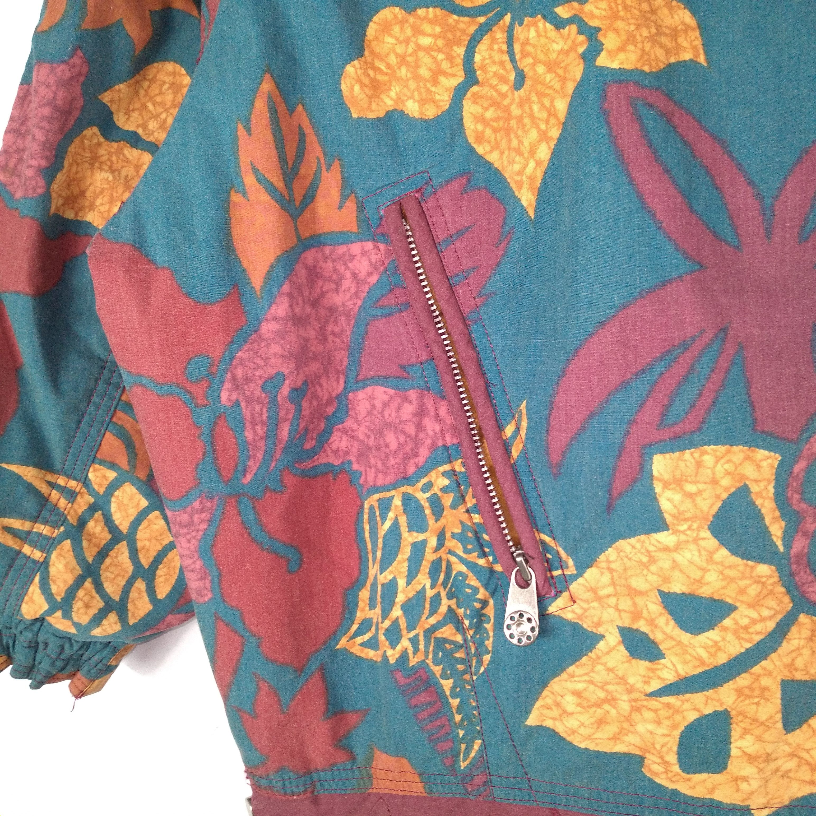 Japanese Brand Vintage Courmayeur Art Flower Hoodie Winter Ski Jacket Size US L / EU 52-54 / 3 - 9 Thumbnail