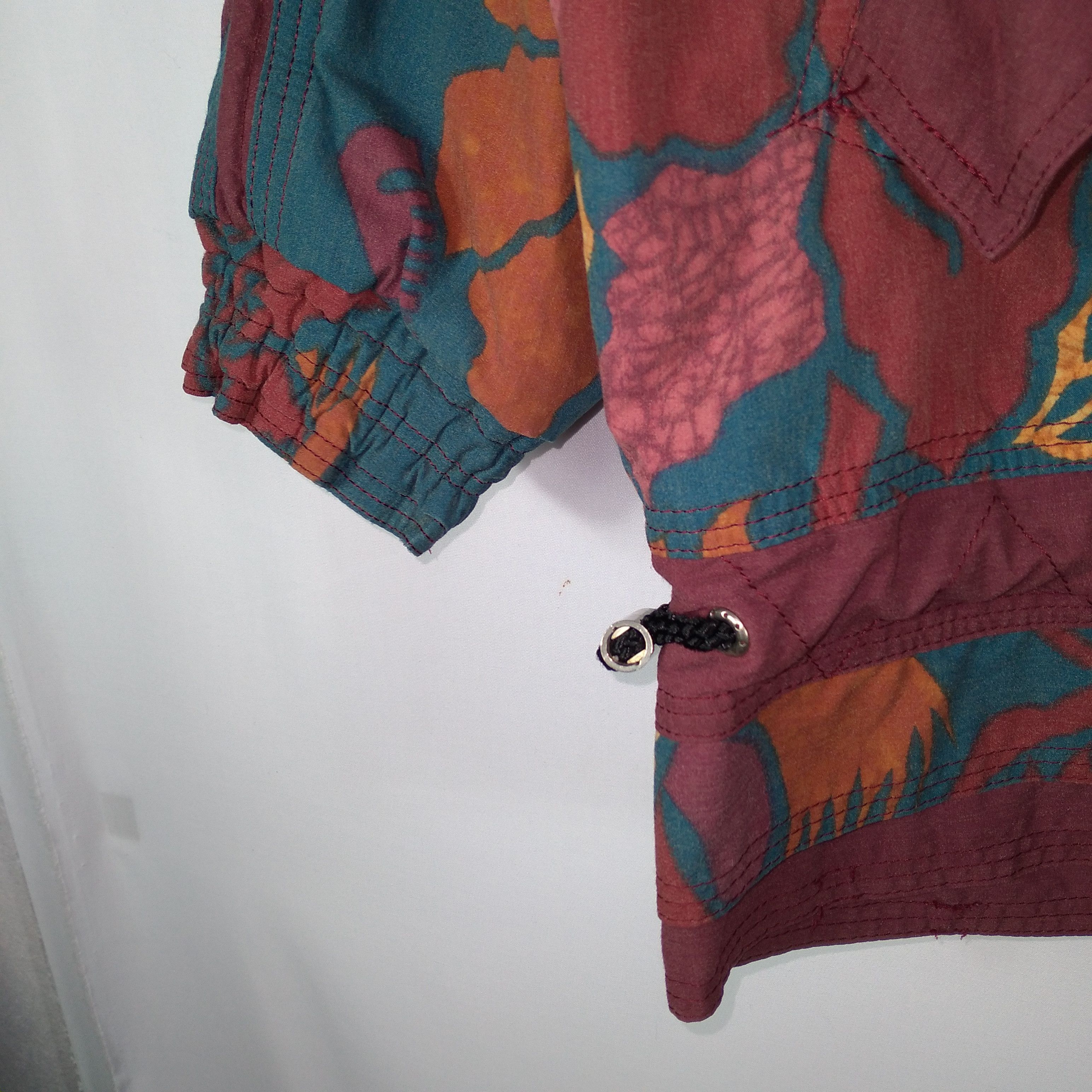 Japanese Brand Vintage Courmayeur Art Flower Hoodie Winter Ski Jacket Size US L / EU 52-54 / 3 - 11 Thumbnail