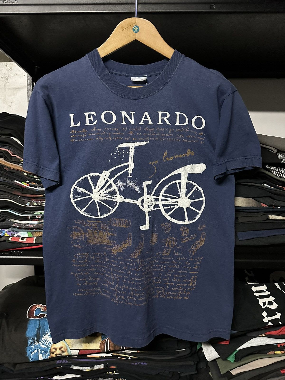 Vintage Vintage 90s Leonardo Da Vinci Art Faded Tee Size US S / EU 44-46 / 1 - 1 Thumbnail