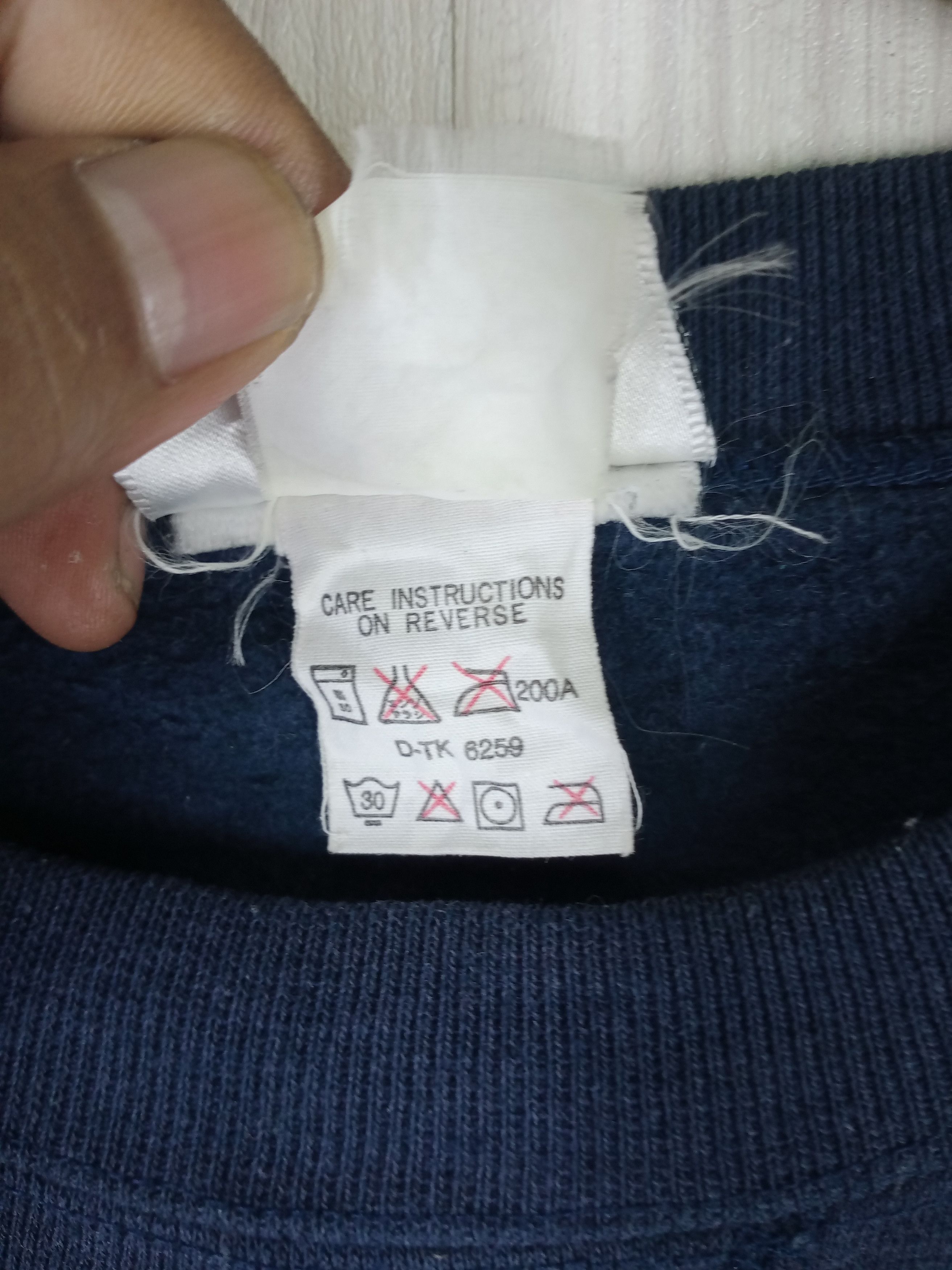 DKNY RARE VINTAGE 90'S DKNY JEANS BIG LOGO SWEATSHIRT Size US L / EU 52-54 / 3 - 3 Thumbnail