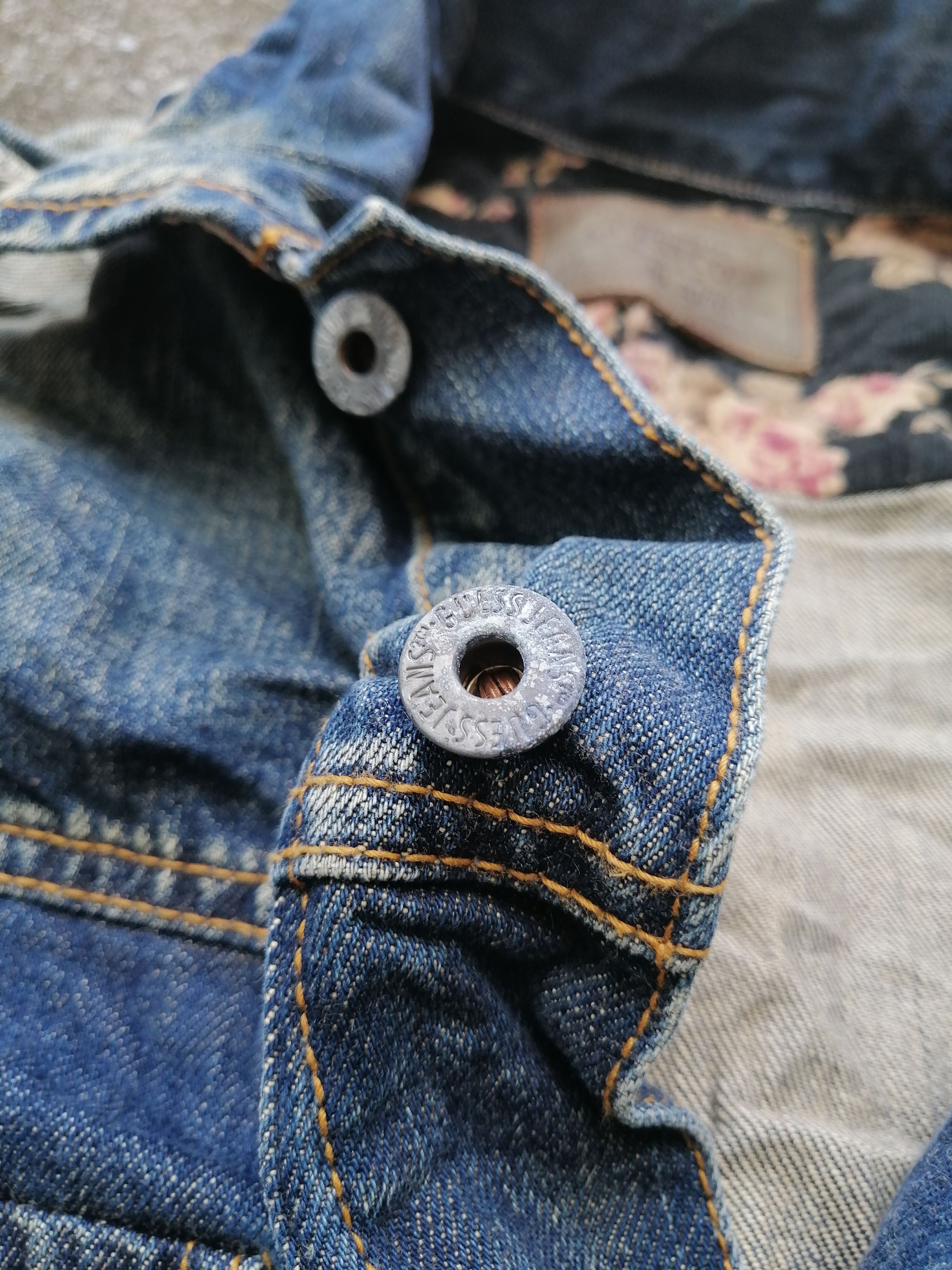 Guess × Vintage Guess Nice Distressed Design Denim Jacket Size US M / EU 48-50 / 2 - 5 Thumbnail