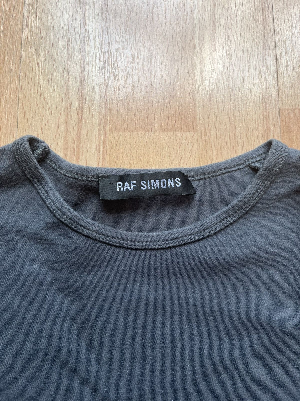 Raf Simons SS1999 Isolated Heroes T-Shirt Size US S / EU 44-46 / 1 - 4 Thumbnail