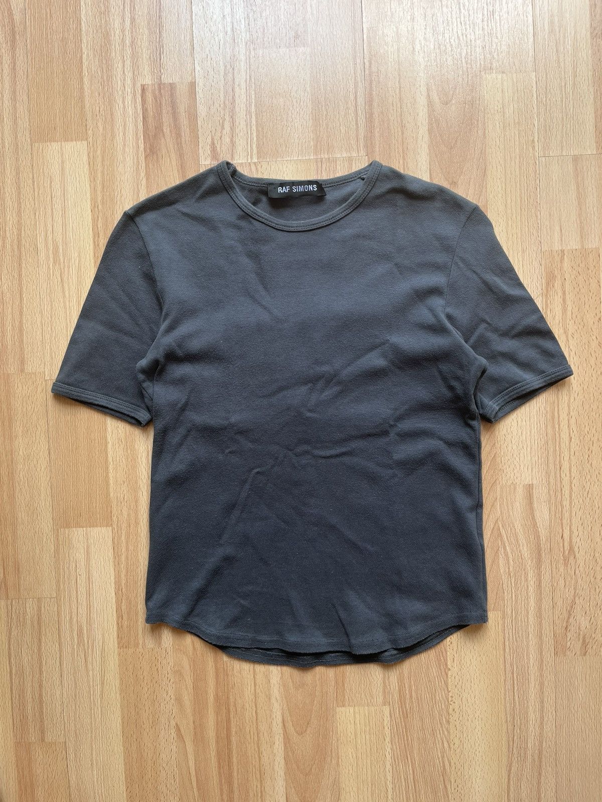 Raf Simons SS1999 Isolated Heroes T-Shirt Size US S / EU 44-46 / 1 - 3 Thumbnail