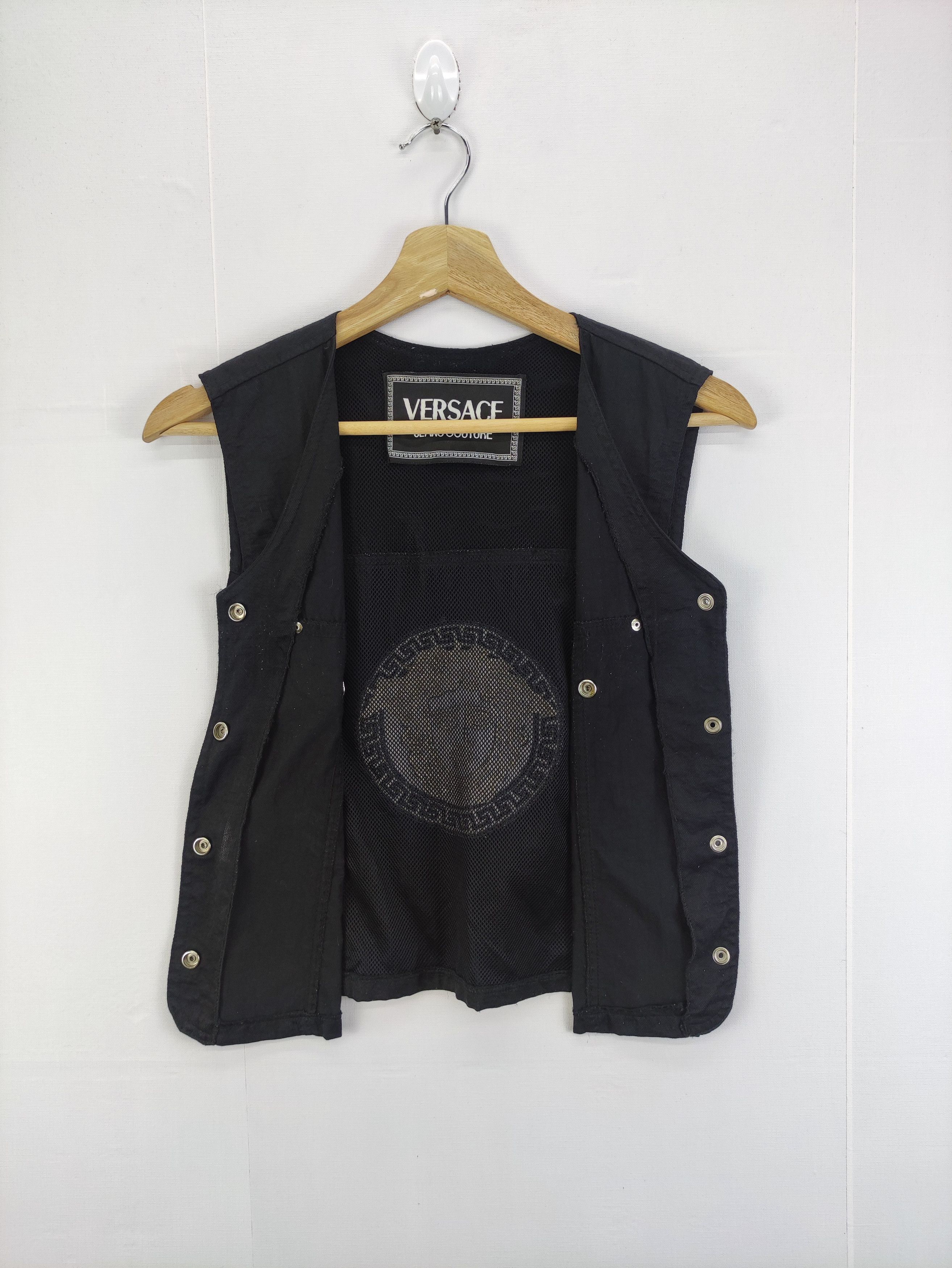 Versace Versace Embroidered Big Logo Vest Size US XS / EU 42 / 0 - 3 Thumbnail