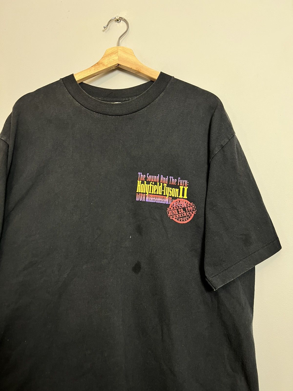 Band Tees Vintage 1997 TYSON VS HOLYFIELD BITE FIGHT BOXING MATCH TEE Size US XL / EU 56 / 4 - 7 Thumbnail