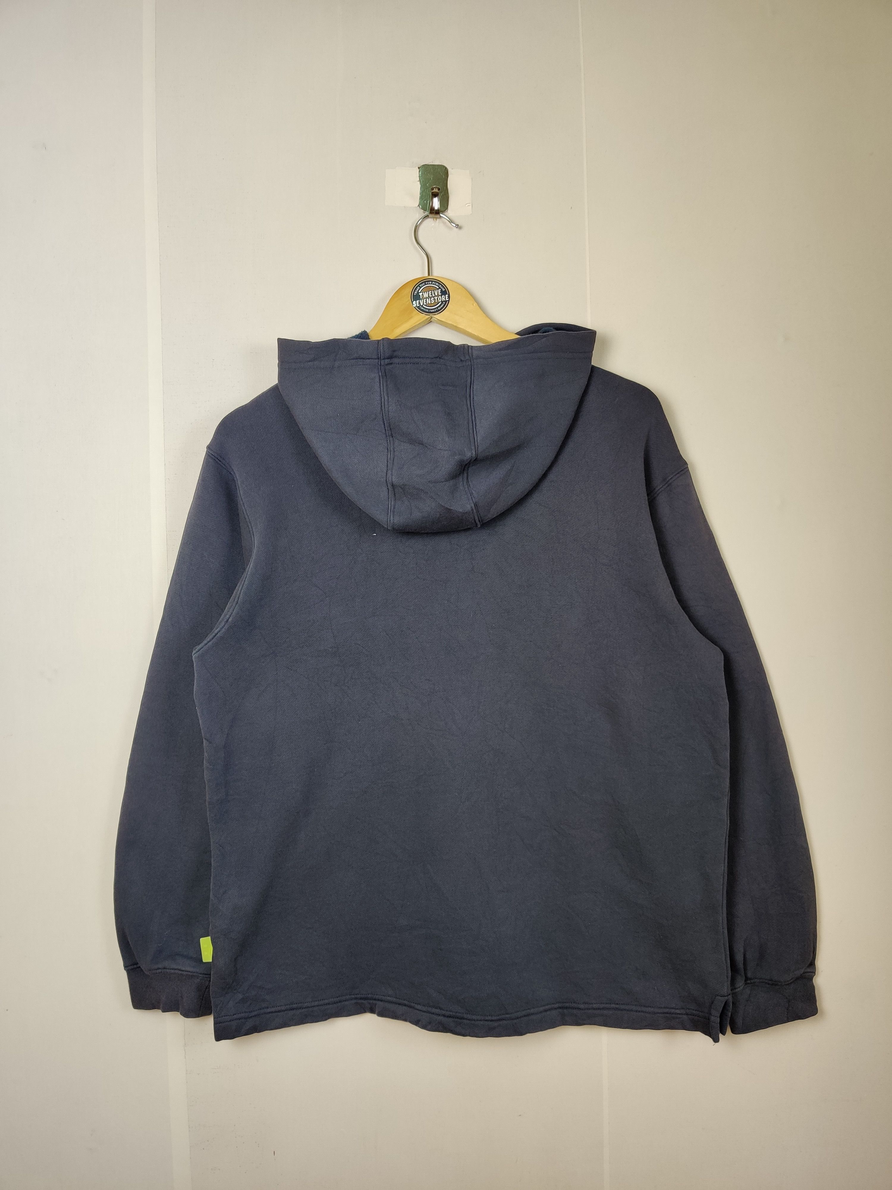 Nike Vintage Nike Air Big Logo Pullover Hoodie Size US L / EU 52-54 / 3 - 13 Thumbnail