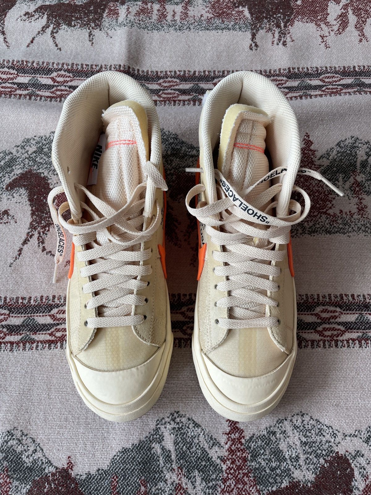 Nike off white hot sale blazer box