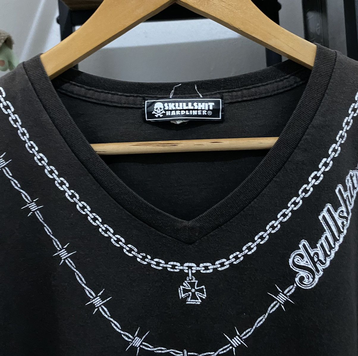 Vintage Vintage SKULLSHIT HARDLINER CROSS CHAIN V-COLLAR shirt Size US L / EU 52-54 / 3 - 4 Thumbnail