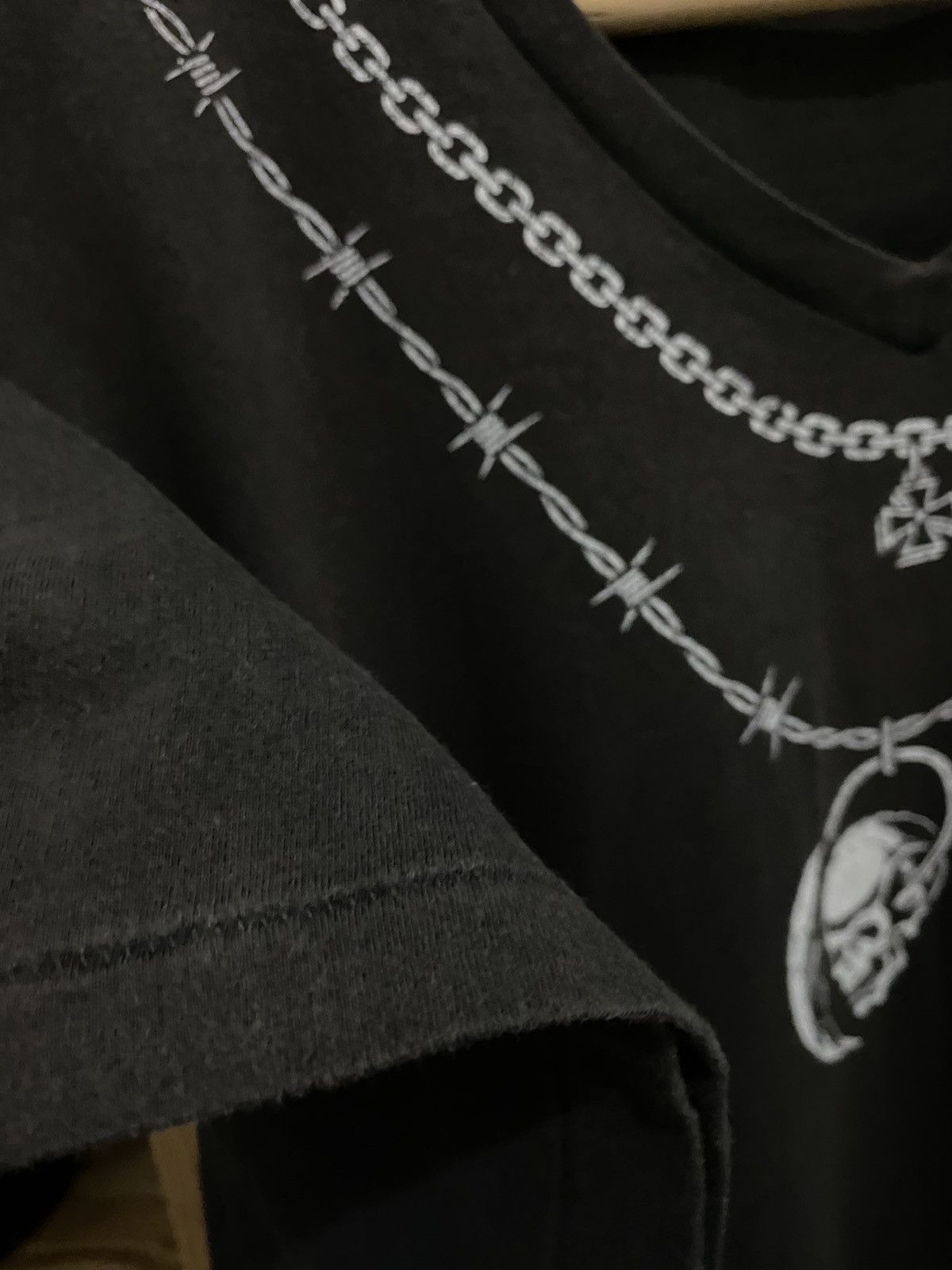 Vintage Vintage SKULLSHIT HARDLINER CROSS CHAIN V-COLLAR shirt Size US L / EU 52-54 / 3 - 7 Thumbnail