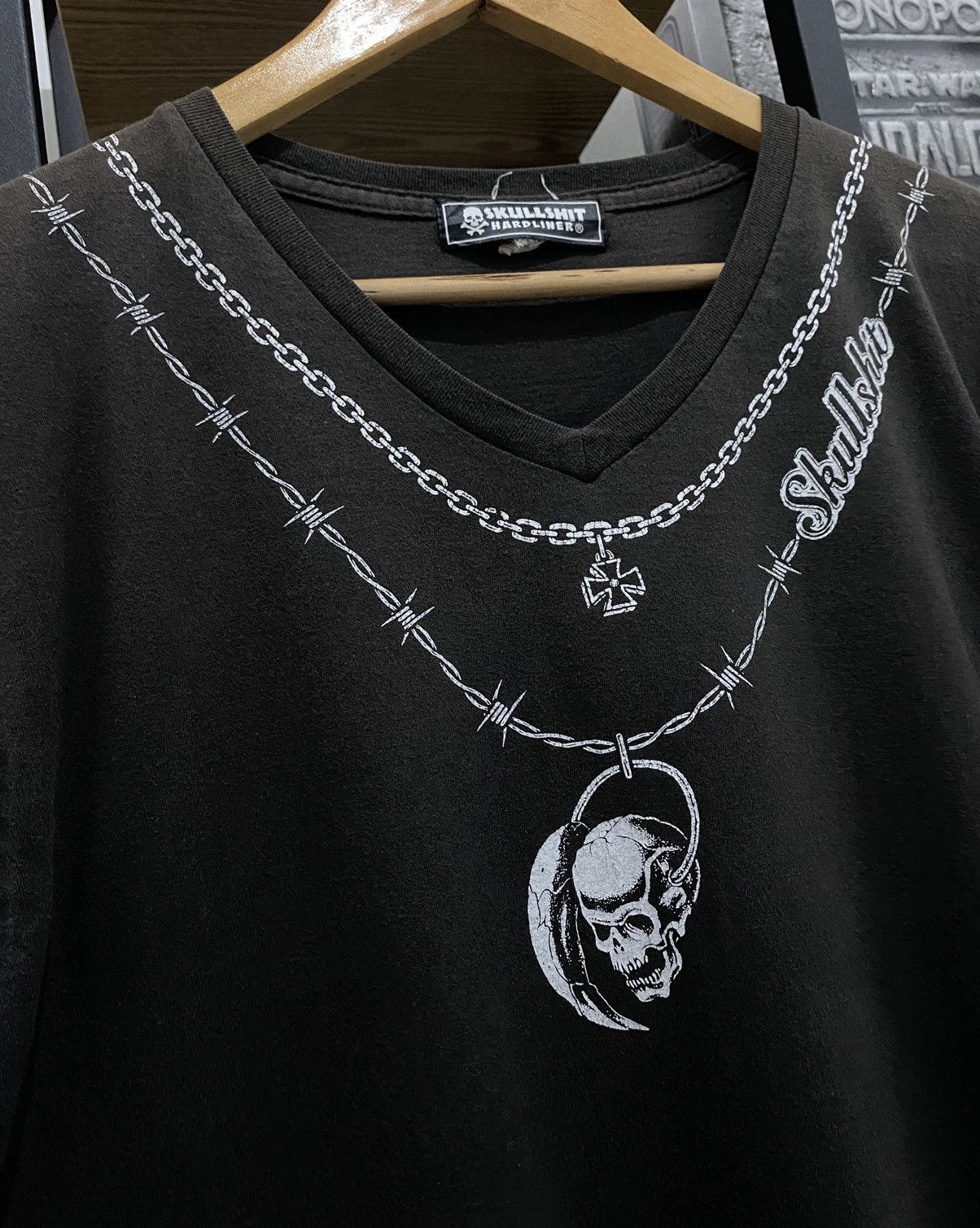 Vintage Vintage SKULLSHIT HARDLINER CROSS CHAIN V-COLLAR shirt Size US L / EU 52-54 / 3 - 2 Thumbnail