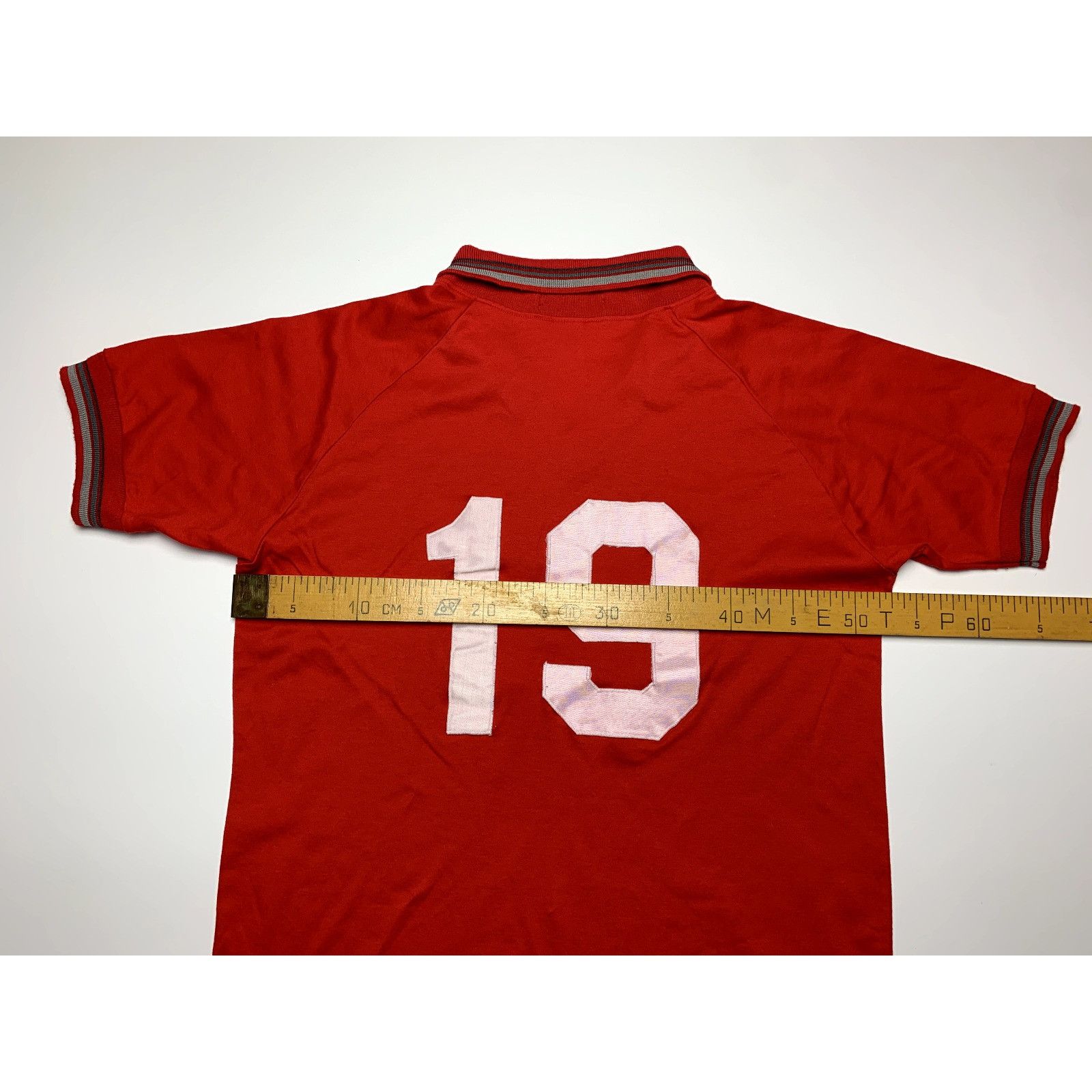 Mizuno Vintage Mizuno Volleyball #19 Red Shirt Made in USA Size Lar Size US L / EU 52-54 / 3 - 21 Thumbnail