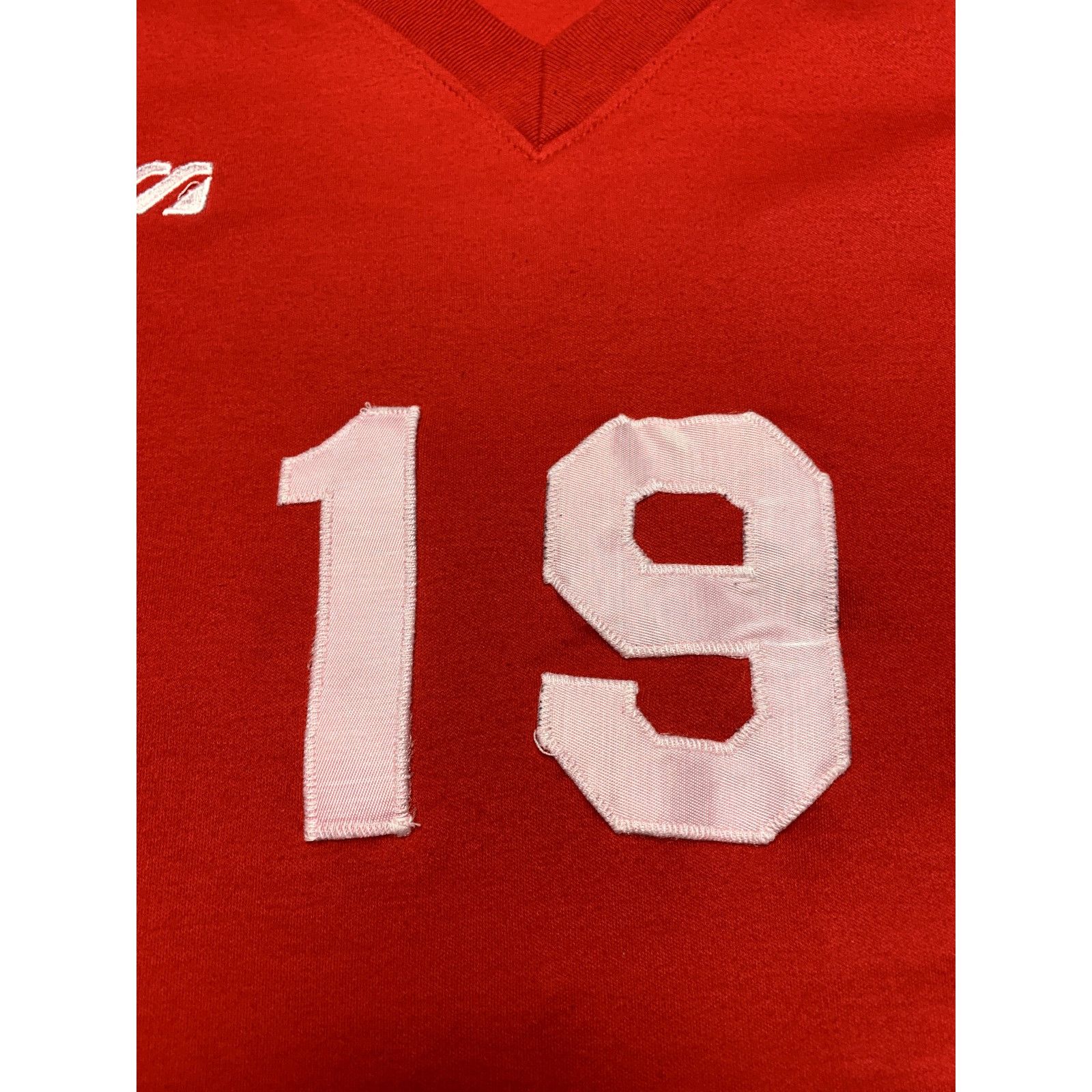 Mizuno Vintage Mizuno Volleyball #19 Red Shirt Made in USA Size Lar Size US L / EU 52-54 / 3 - 2 Thumbnail