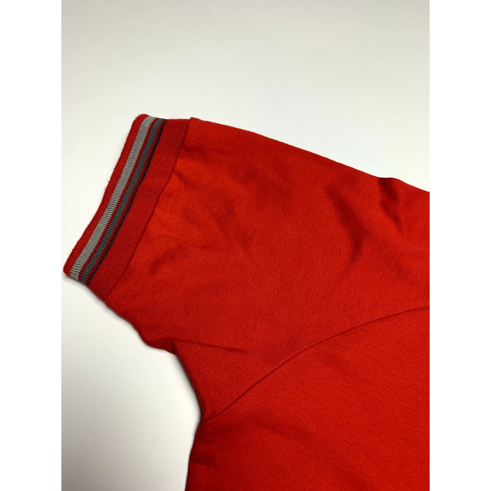 Mizuno Vintage Mizuno Volleyball #19 Red Shirt Made in USA Size Lar Size US L / EU 52-54 / 3 - 6 Thumbnail