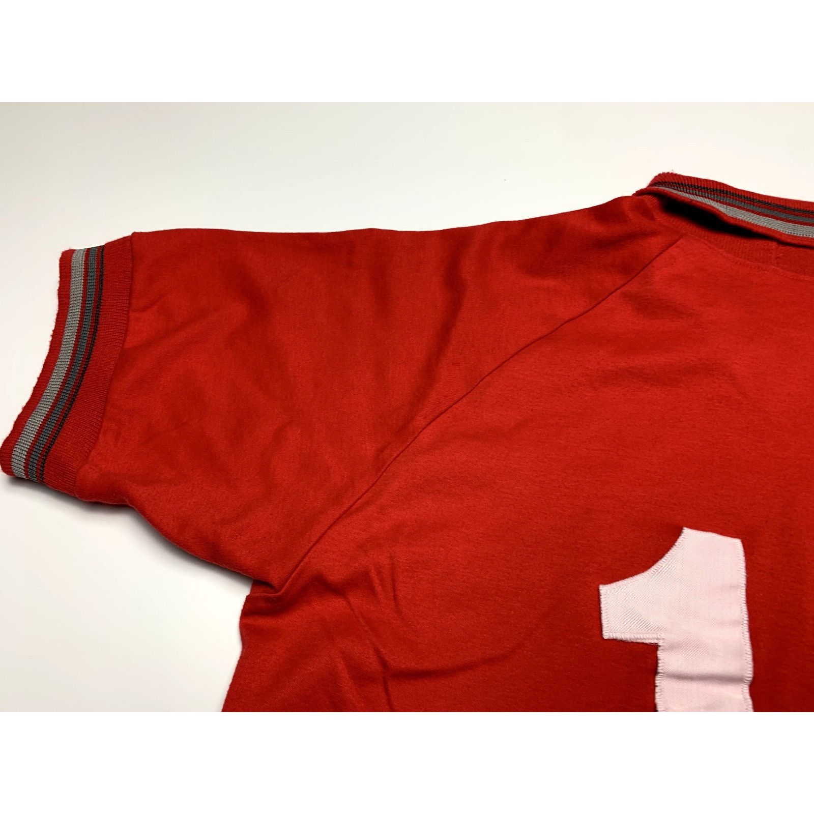 Mizuno Vintage Mizuno Volleyball #19 Red Shirt Made in USA Size Lar Size US L / EU 52-54 / 3 - 13 Thumbnail
