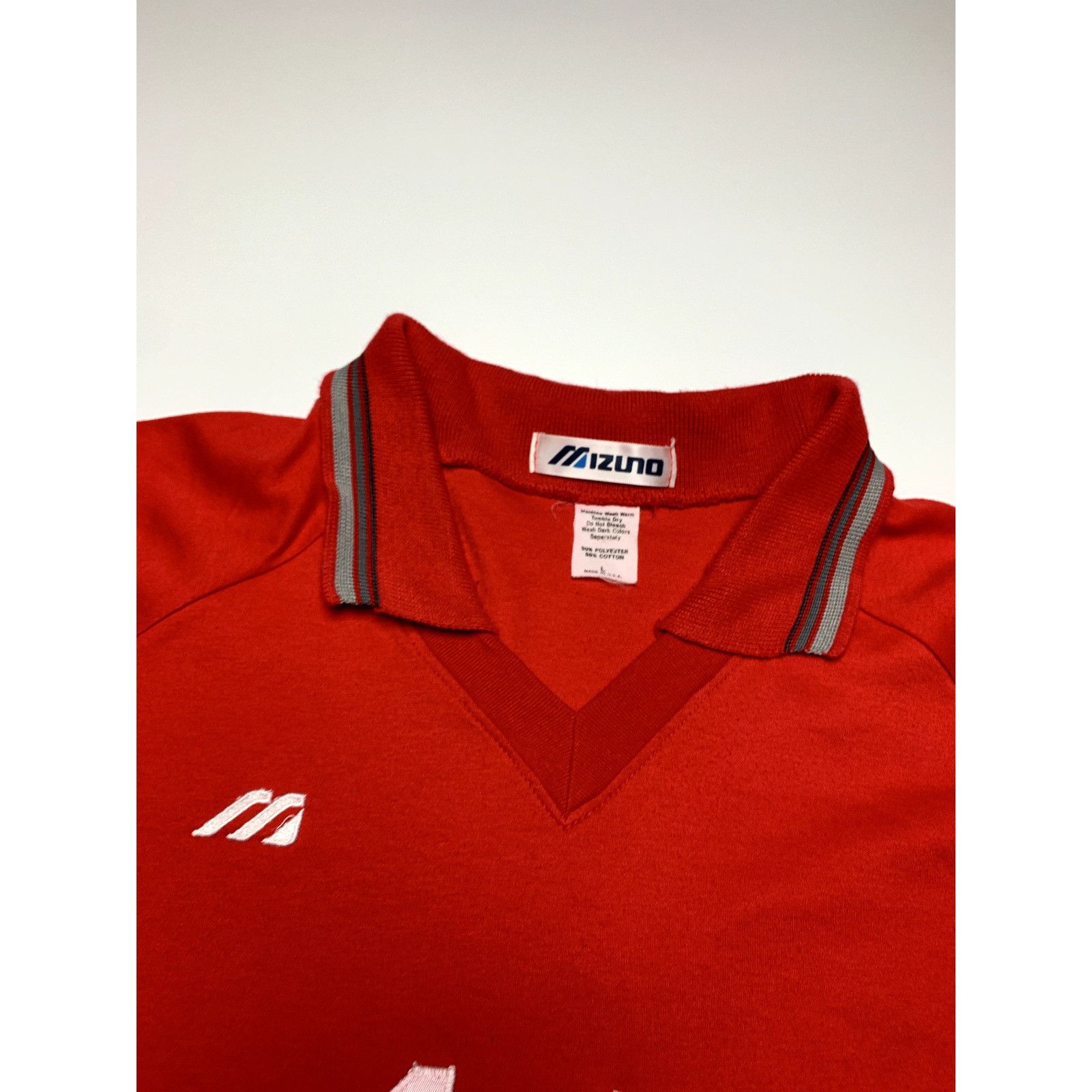 Mizuno Vintage Mizuno Volleyball #19 Red Shirt Made in USA Size Lar Size US L / EU 52-54 / 3 - 7 Thumbnail