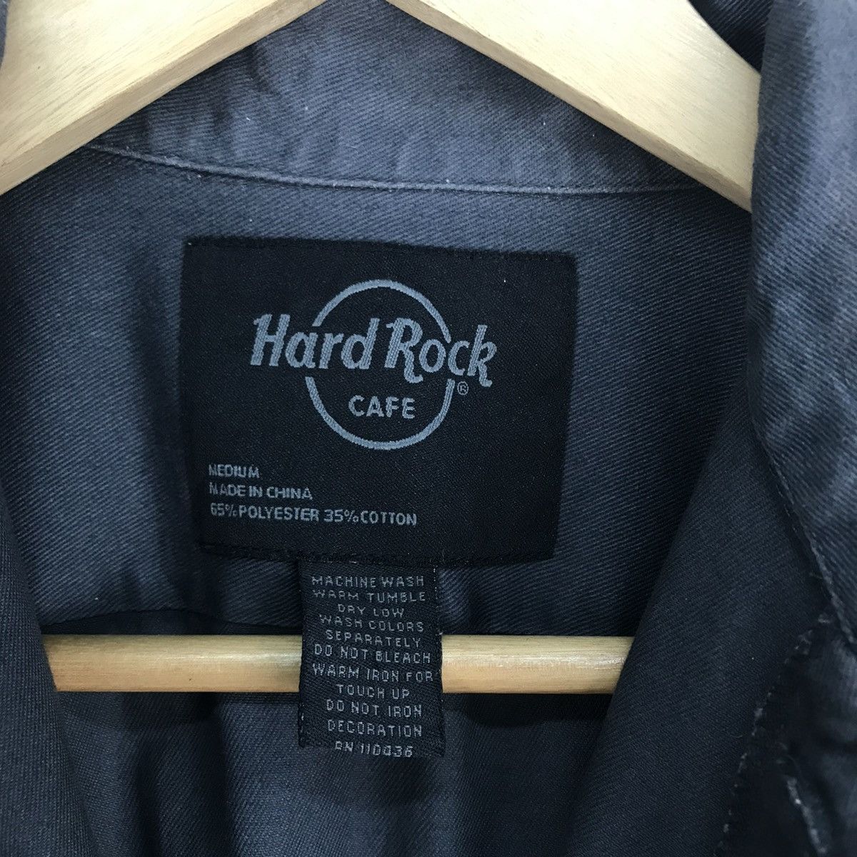 Hard Rock Cafe Vintage Hard Rock Cafe Honalulu Shirt Button Ups Size US M / EU 48-50 / 2 - 11 Thumbnail