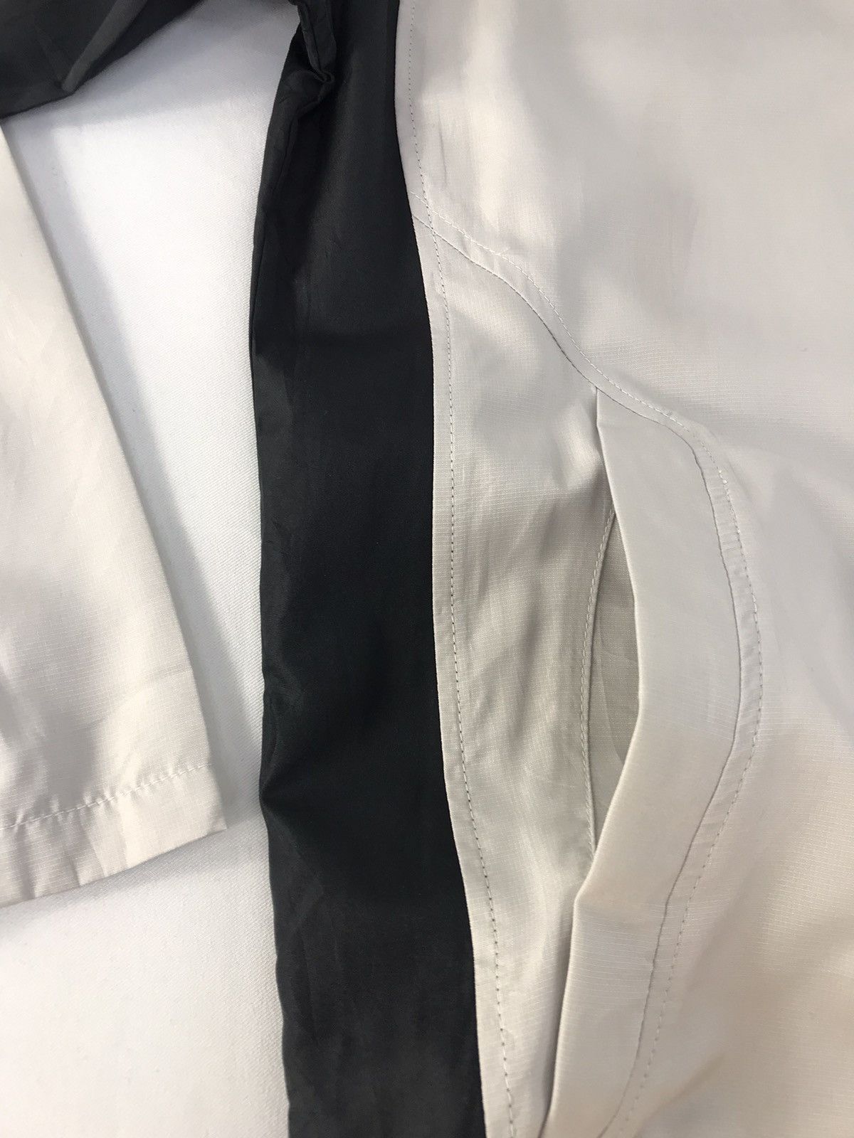 Descente Vtg Windbreaker Suntory Coffee X Descente Move Sport Style Size US L / EU 52-54 / 3 - 7 Thumbnail