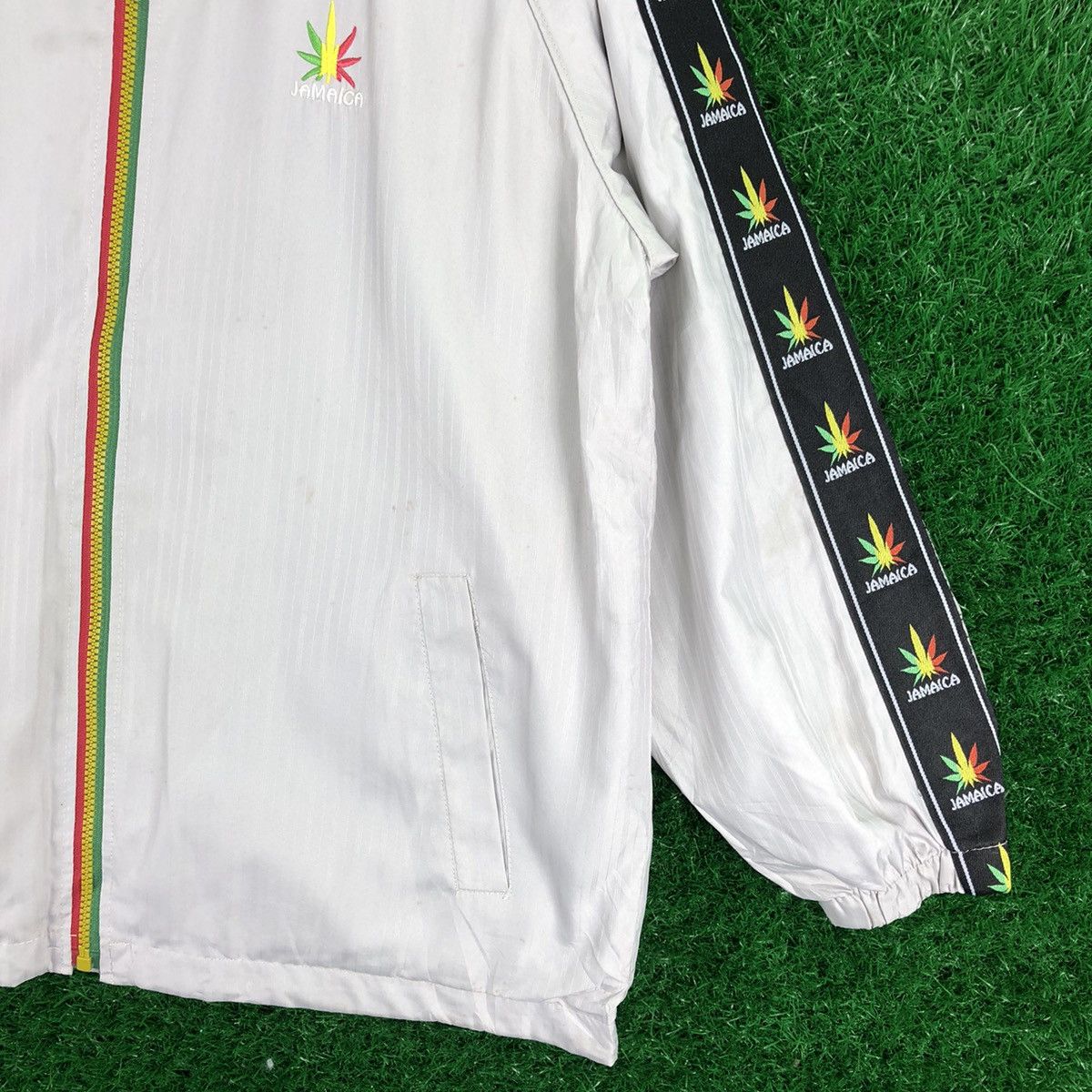 Vintage Vintage Jamaica Weed Side Tape Nylon Zipper Sweater Size US L / EU 52-54 / 3 - 3 Thumbnail
