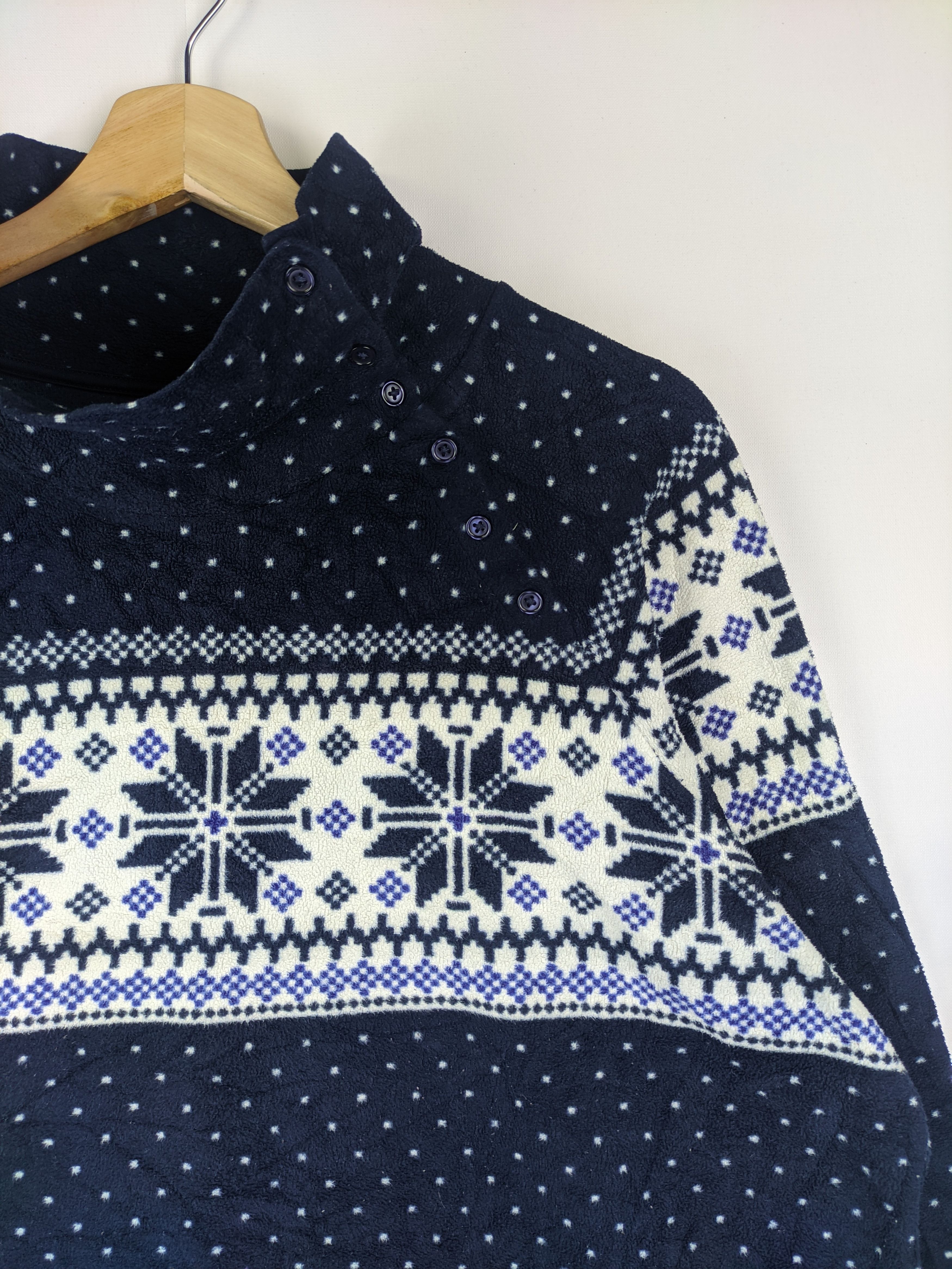 Uniqlo Steals🔥Uniqlo Fleece Sweater Polkadot Snowflakes Size L / US 10 / IT 46 - 5 Thumbnail