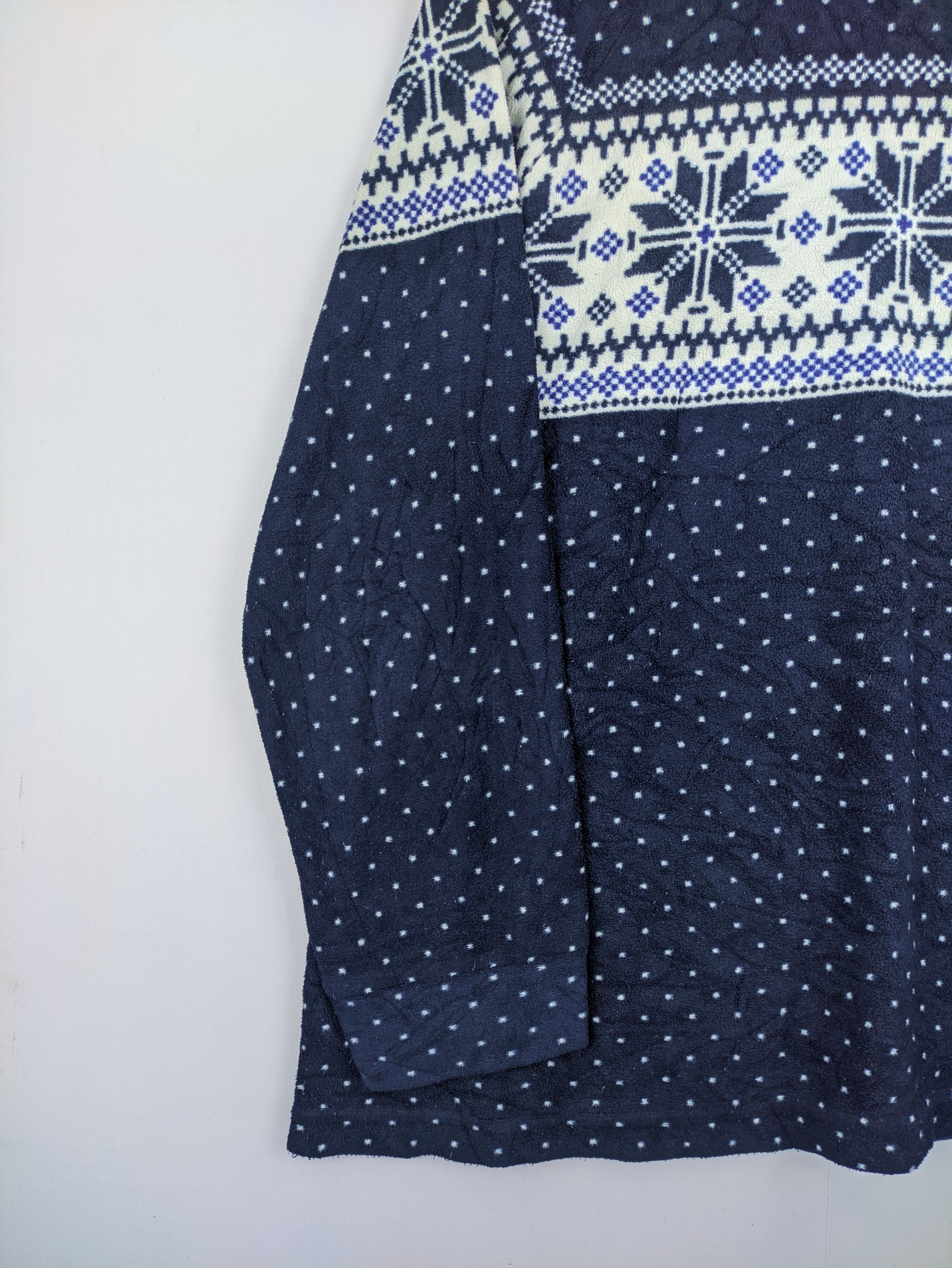 Uniqlo Steals🔥Uniqlo Fleece Sweater Polkadot Snowflakes Size L / US 10 / IT 46 - 4 Thumbnail