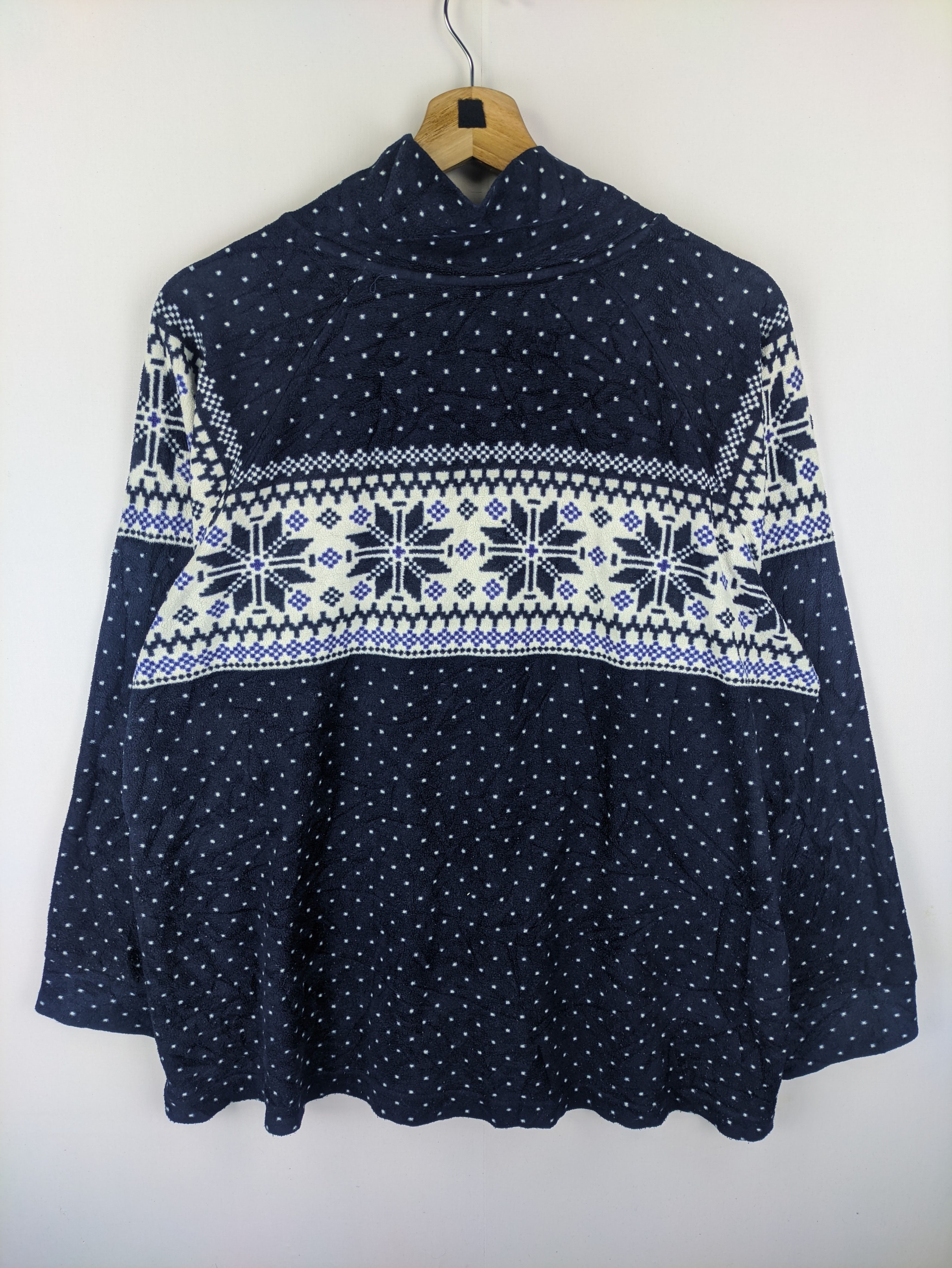 Uniqlo Steals🔥Uniqlo Fleece Sweater Polkadot Snowflakes Size L / US 10 / IT 46 - 2 Thumbnail