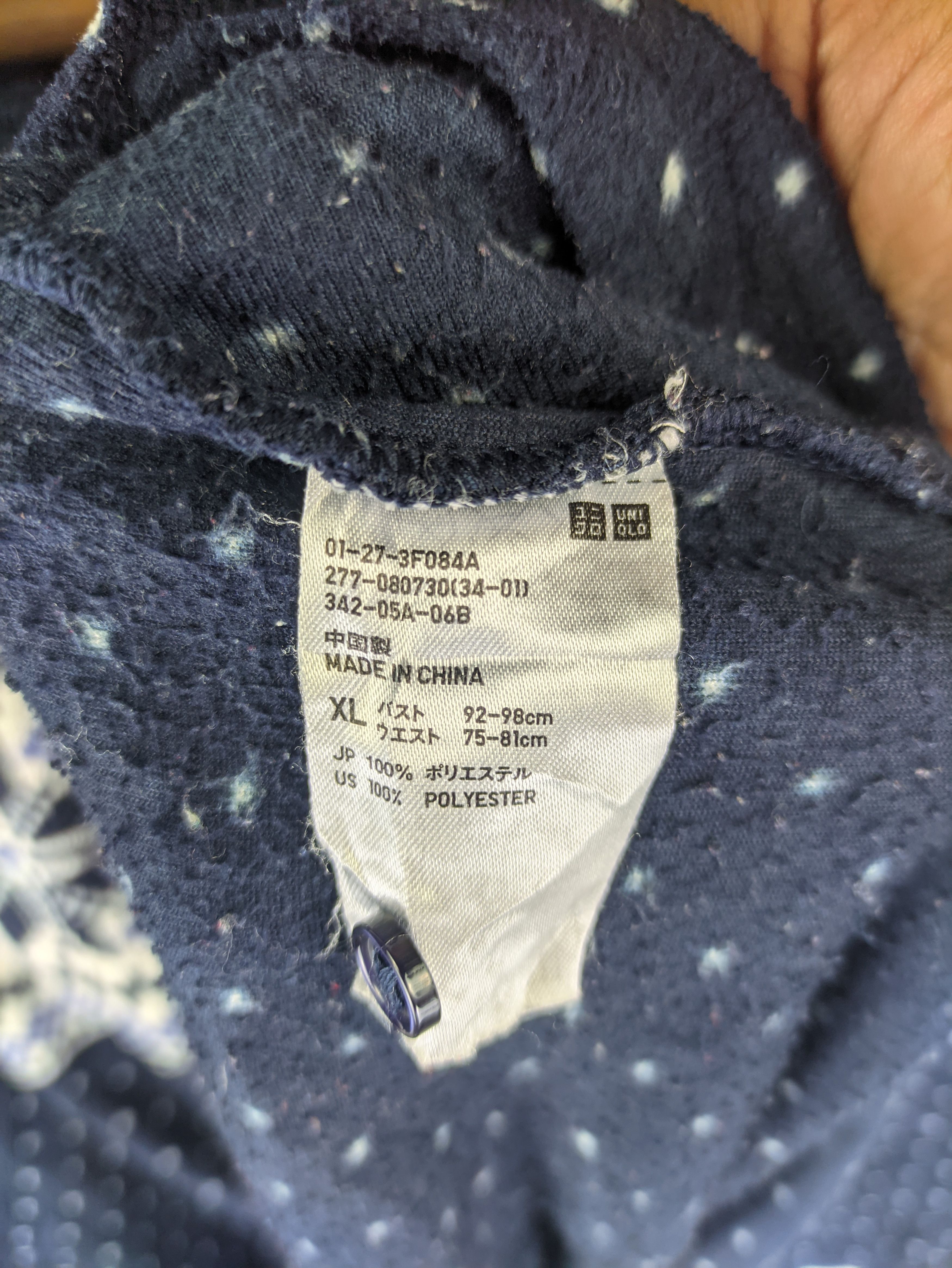 Uniqlo Steals🔥Uniqlo Fleece Sweater Polkadot Snowflakes Size L / US 10 / IT 46 - 3 Thumbnail