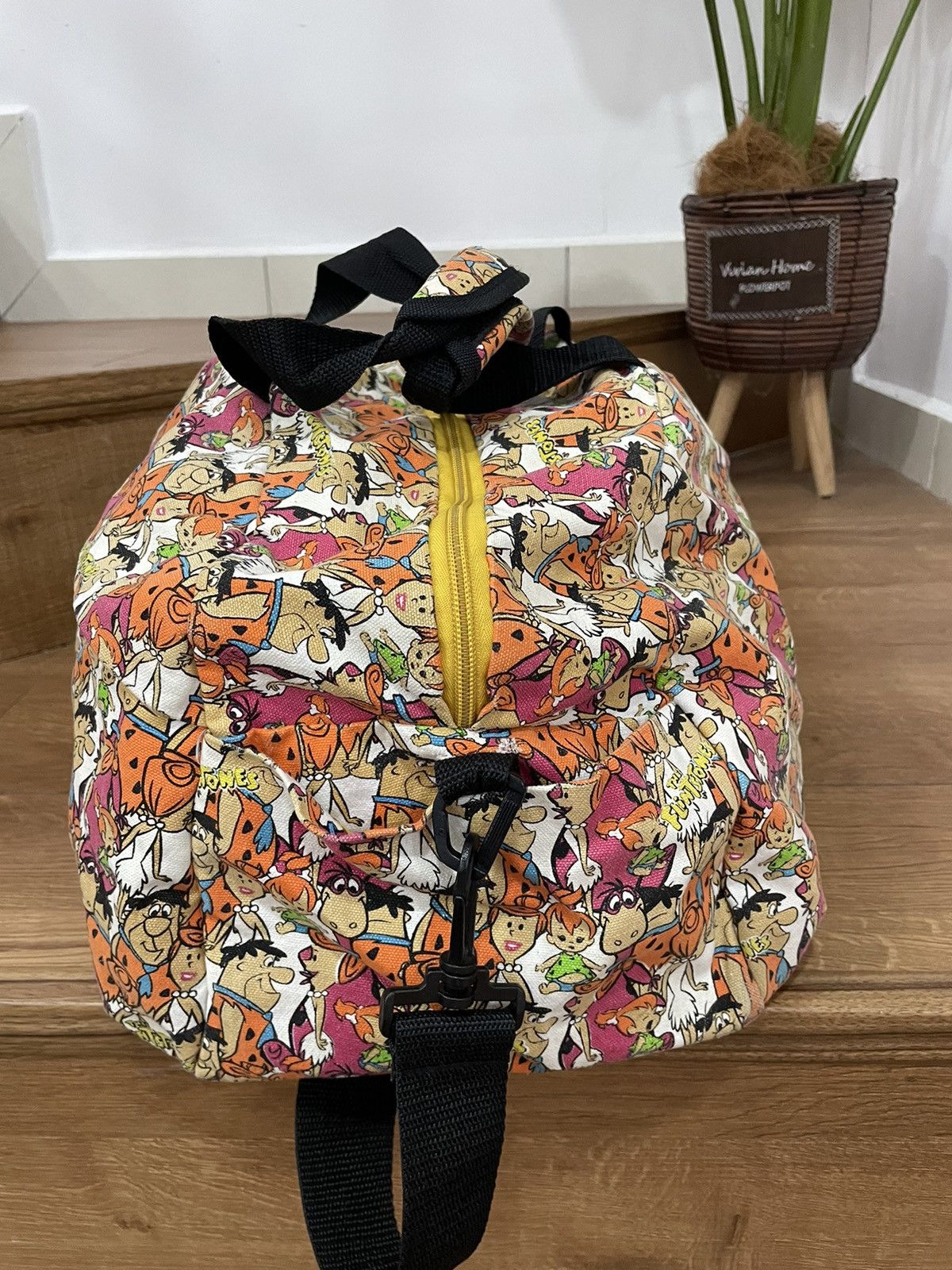 Cartoon Network × Vintage Authentic Vintage THE FLINTSTONES Full Print Duffle Bag Size ONE SIZE - 3 Thumbnail