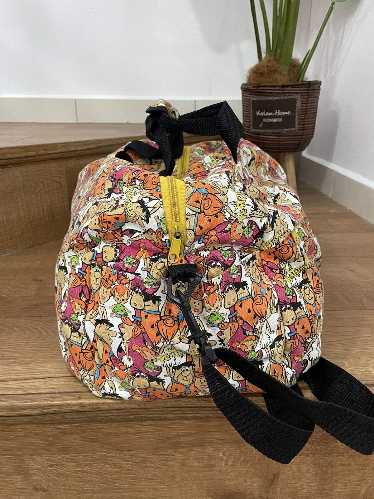 Cartoon Network × Vintage Authentic Vintage THE FLINTSTONES Full Print Duffle Bag Size ONE SIZE - 4 Thumbnail