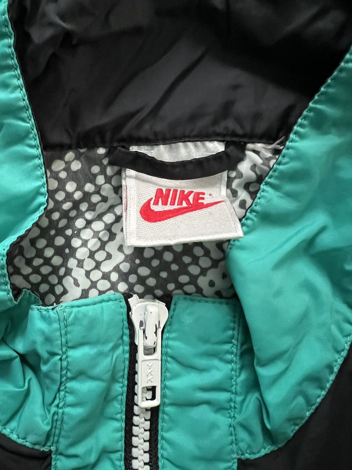 Nike VERY RARE VINTAGE JACKET NIKE SPELL OUT WINDBREAKER NYLON Size US XL / EU 56 / 4 - 3 Thumbnail