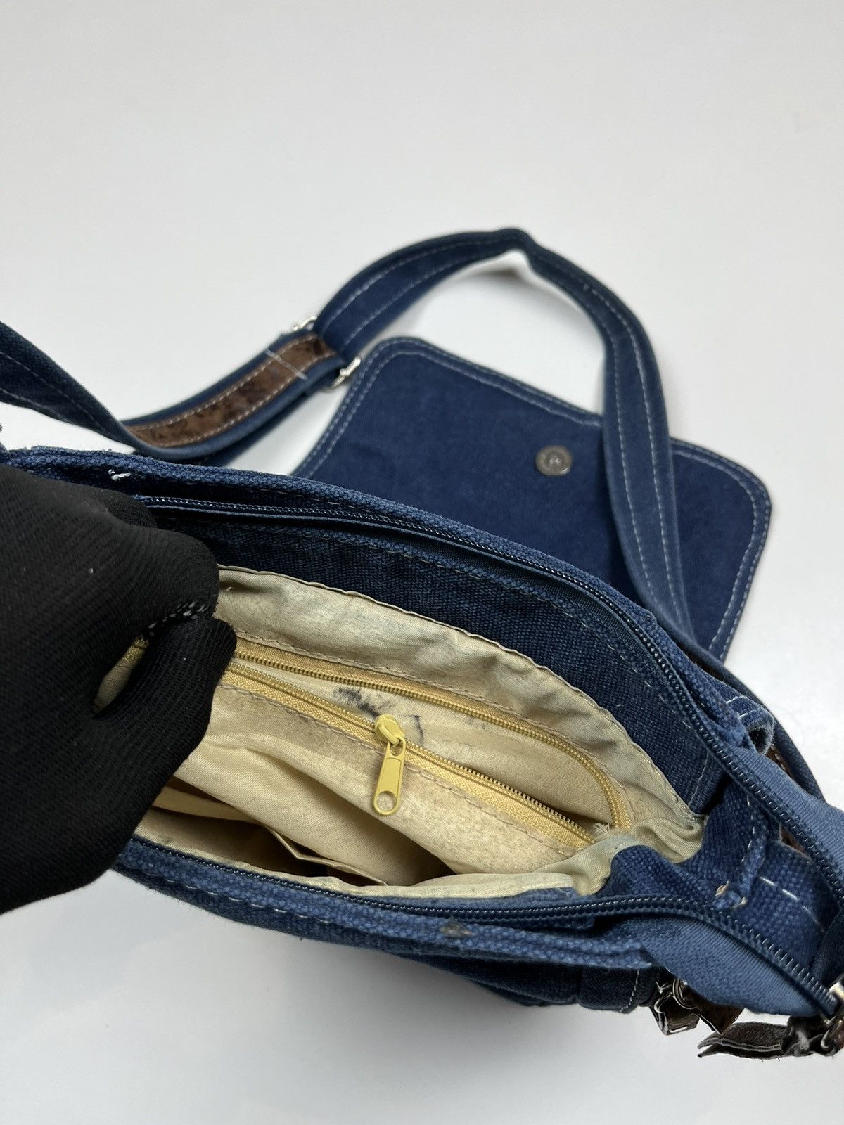 Japanese Brand Vintage Y2K Shoulder Bag Messenger Grunge Art Avantgarde Size ONE SIZE - 7 Thumbnail