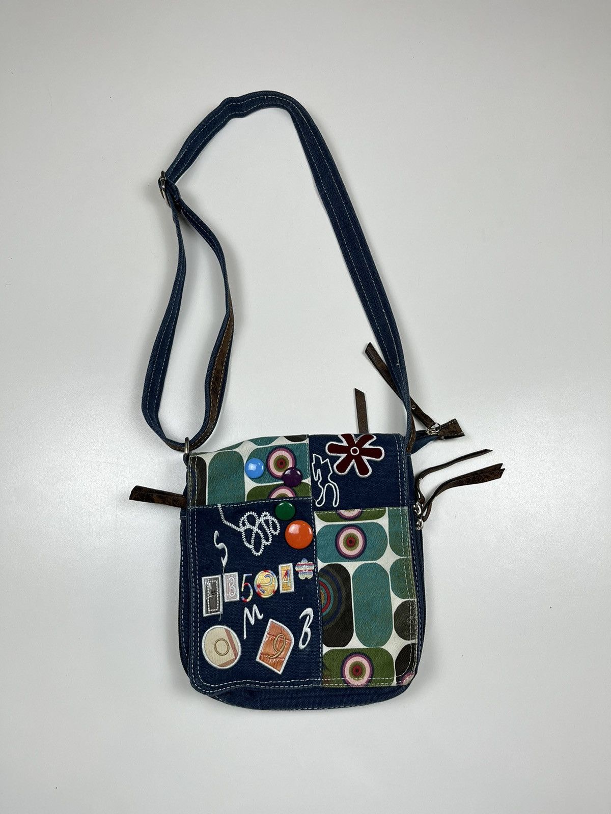 Japanese Brand Vintage Y2K Shoulder Bag Messenger Grunge Art Avantgarde Size ONE SIZE - 2 Thumbnail