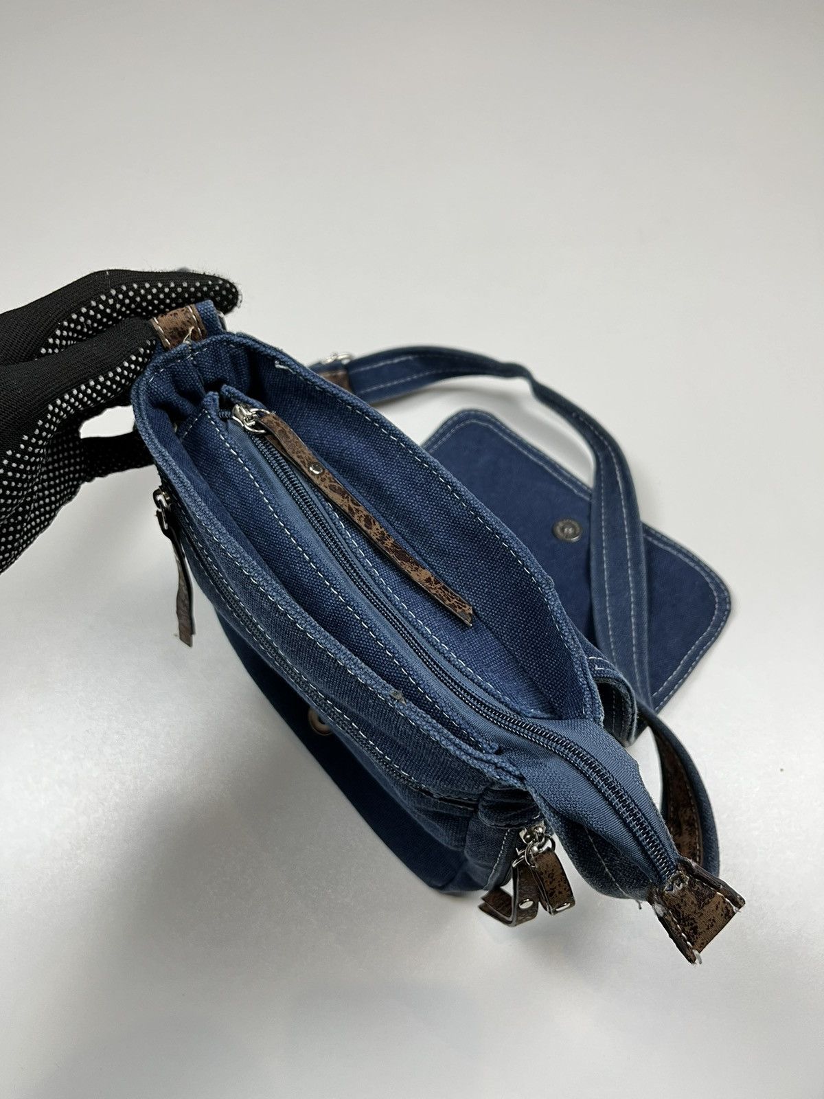 Japanese Brand Vintage Y2K Shoulder Bag Messenger Grunge Art Avantgarde Size ONE SIZE - 6 Thumbnail