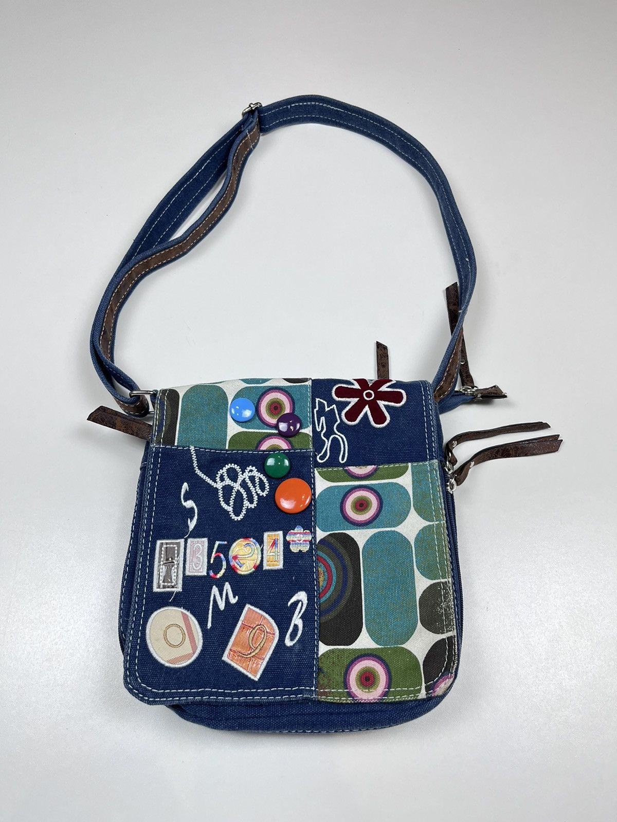Japanese Brand Vintage Y2K Shoulder Bag Messenger Grunge Art Avantgarde Size ONE SIZE - 1 Thumbnail