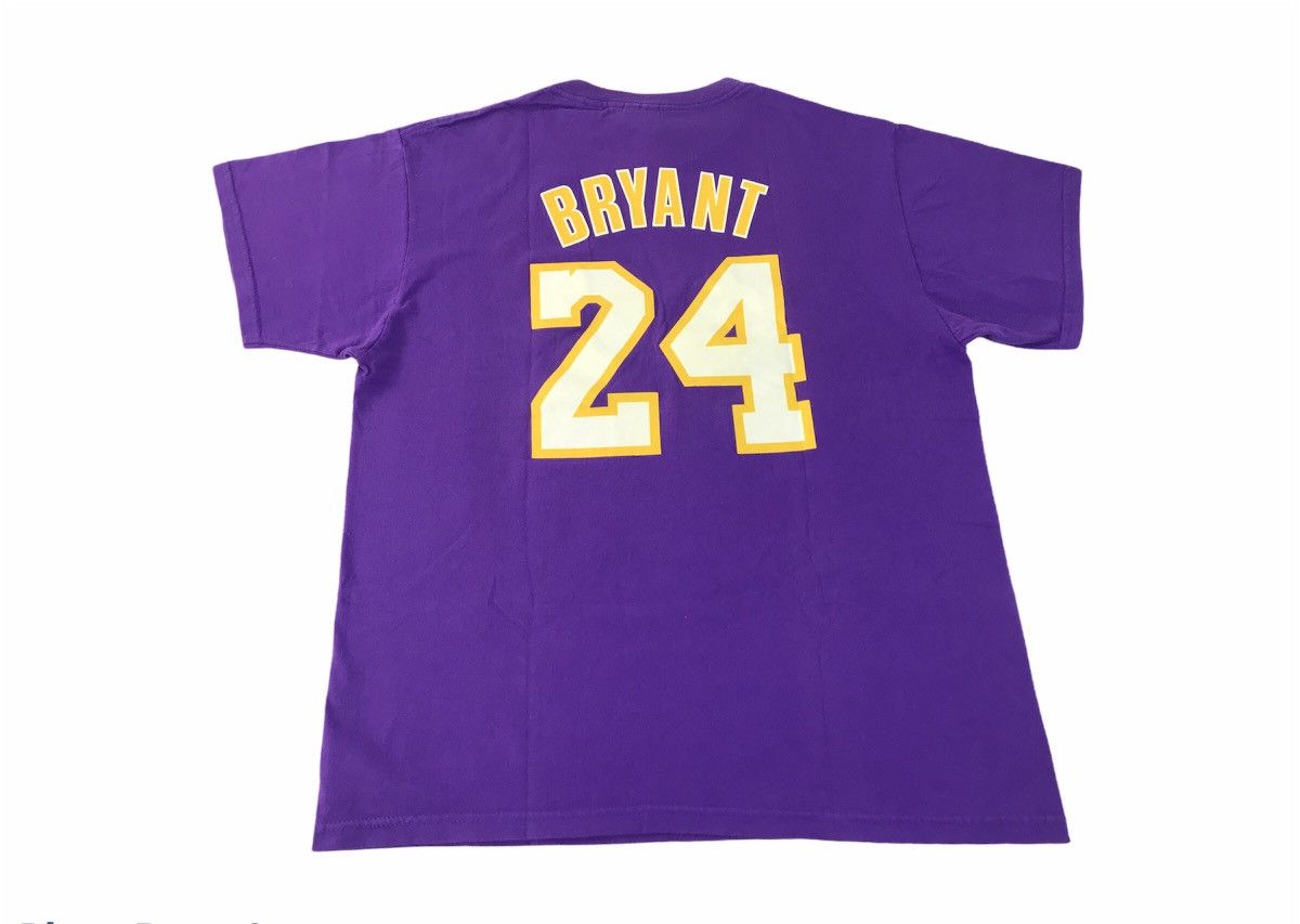 NBA × Vintage Vintage Lakers Kobe Bryant #24 American Basketball Tee Size US L / EU 52-54 / 3 - 2 Thumbnail