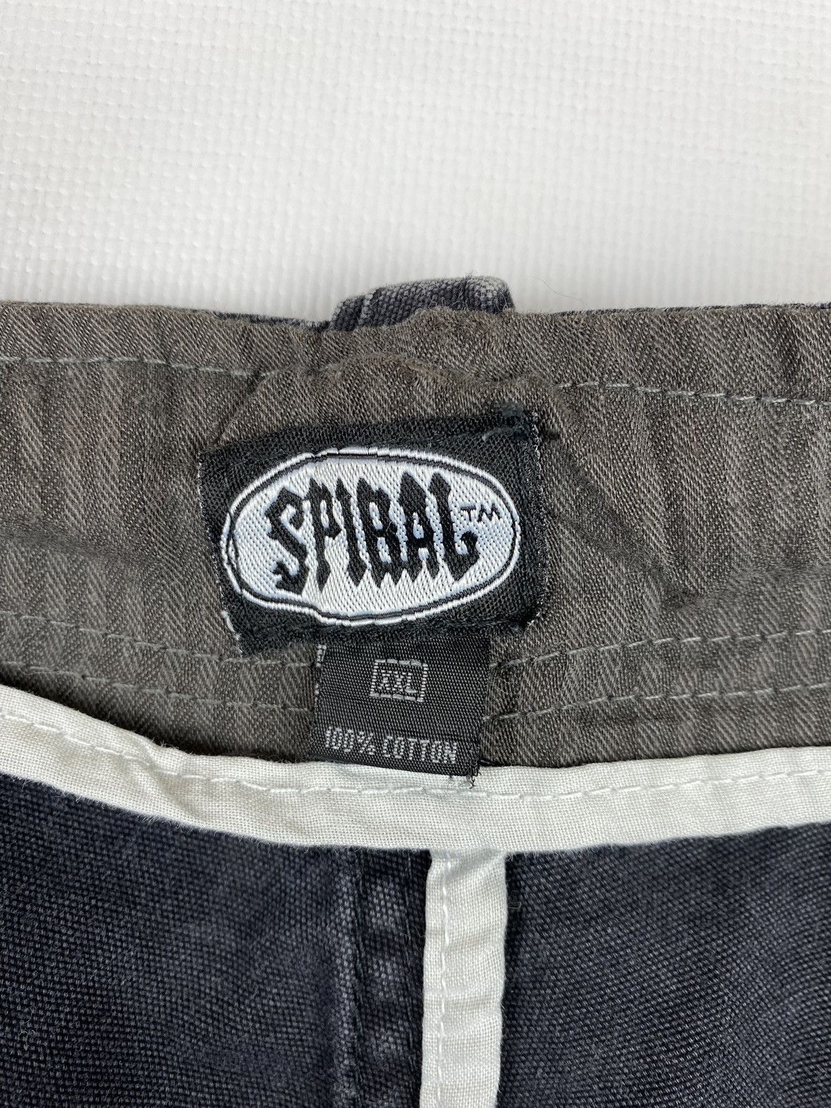 Vintage × Woolf Vintage Spiral Woolf y2k Shorts Size US 36 / EU 52 - 12 Thumbnail