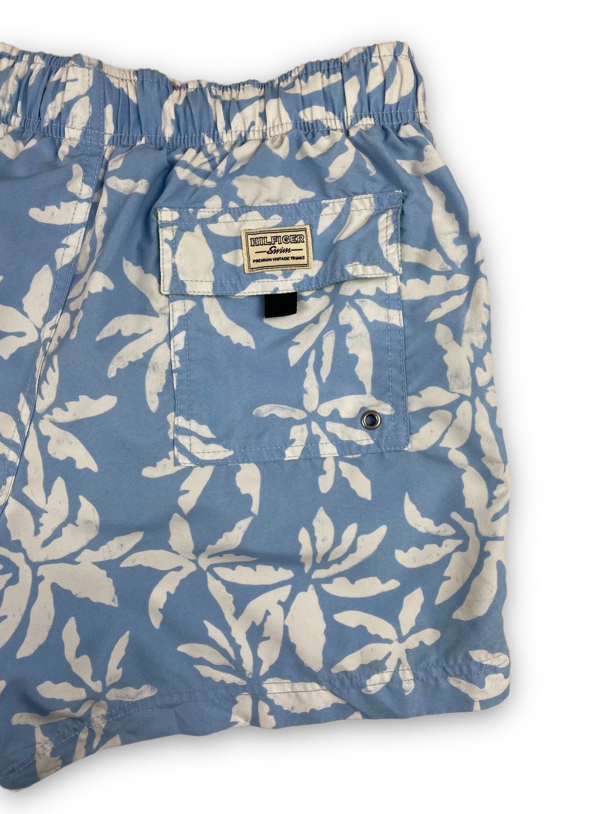 Tommy Hilfiger × Vintage Mens Y2K Tommy Hilfiger Shorts Surf Style Floral Print Size US 30 / EU 46 - 7 Thumbnail