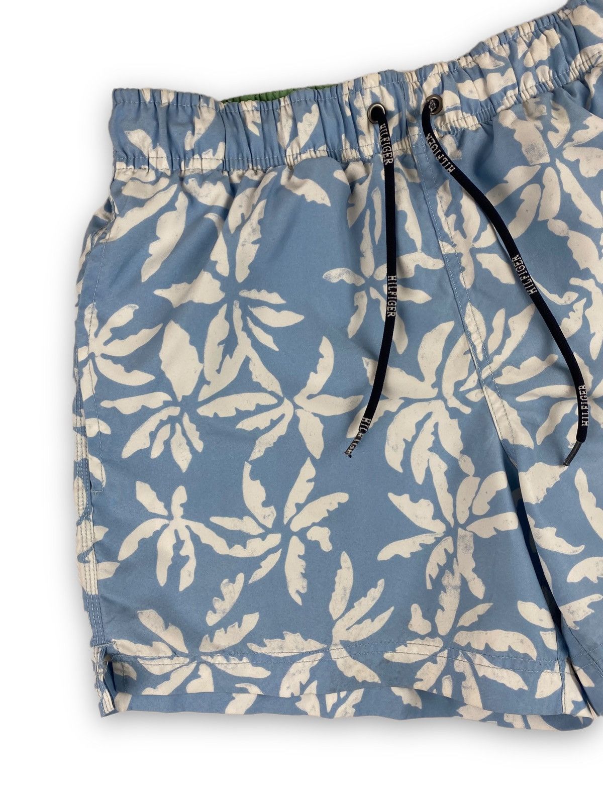 Tommy Hilfiger × Vintage Mens Y2K Tommy Hilfiger Shorts Surf Style Floral Print Size US 30 / EU 46 - 2 Thumbnail