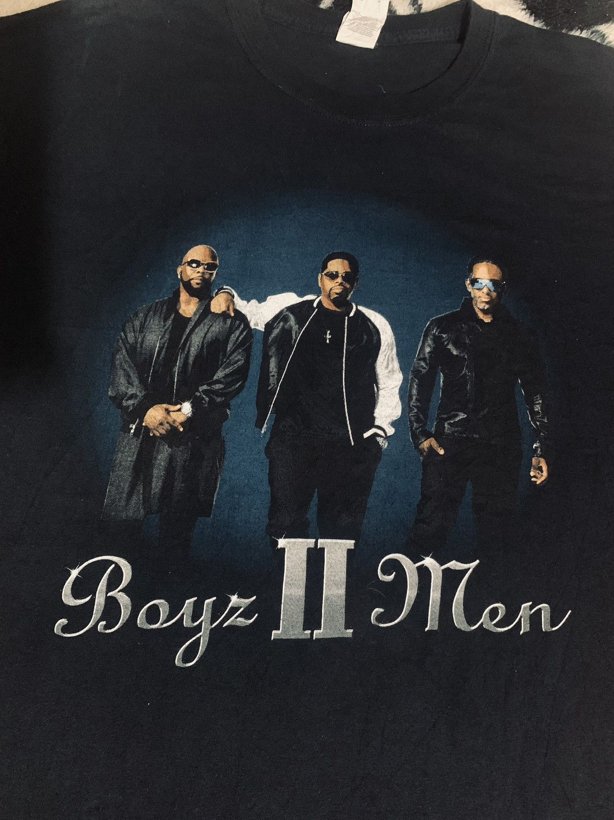 Band Tees × Rap Tees VINTAGE Y2K BOYZ 2 MEN TOUR TSHIRT RARE Size US L / EU 52-54 / 3 - 4 Thumbnail