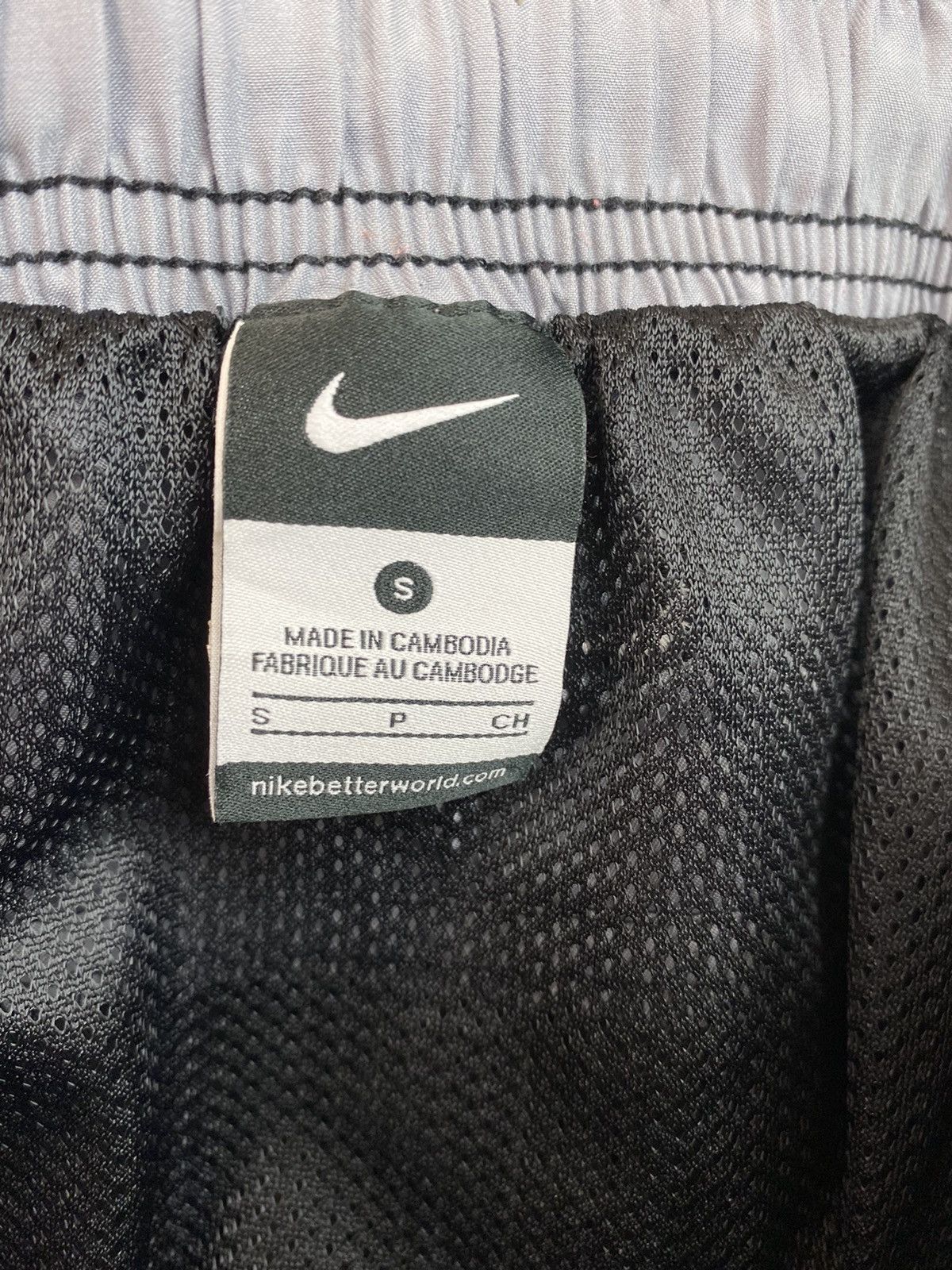 Nike × Vintage Mens Vintage Nike Shorts Size S Size US 32 / EU 48 - 9 Thumbnail