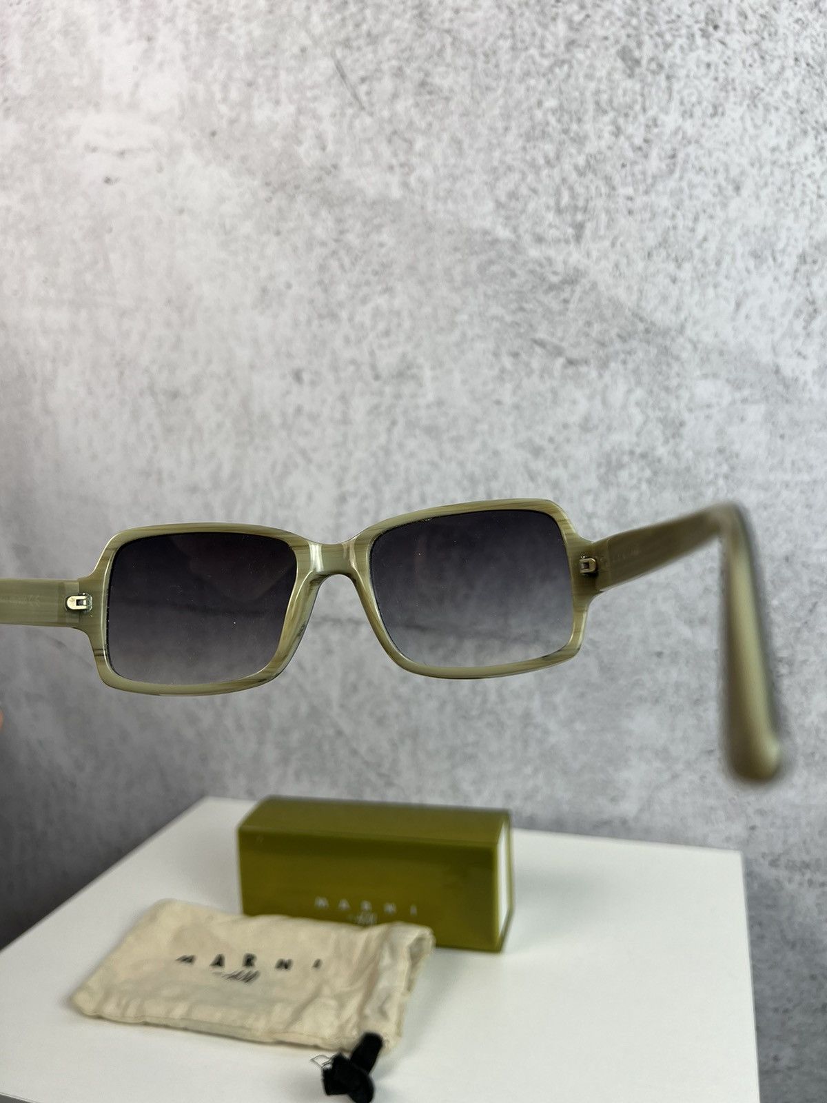 Marni Marni x H&M collaboration sunglasses + case Size ONE SIZE - 7 Thumbnail