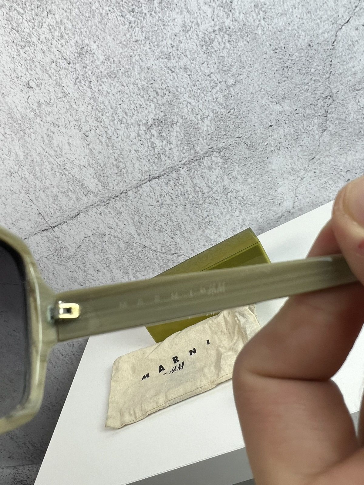 Marni Marni x H&M collaboration sunglasses + case Size ONE SIZE - 4 Thumbnail